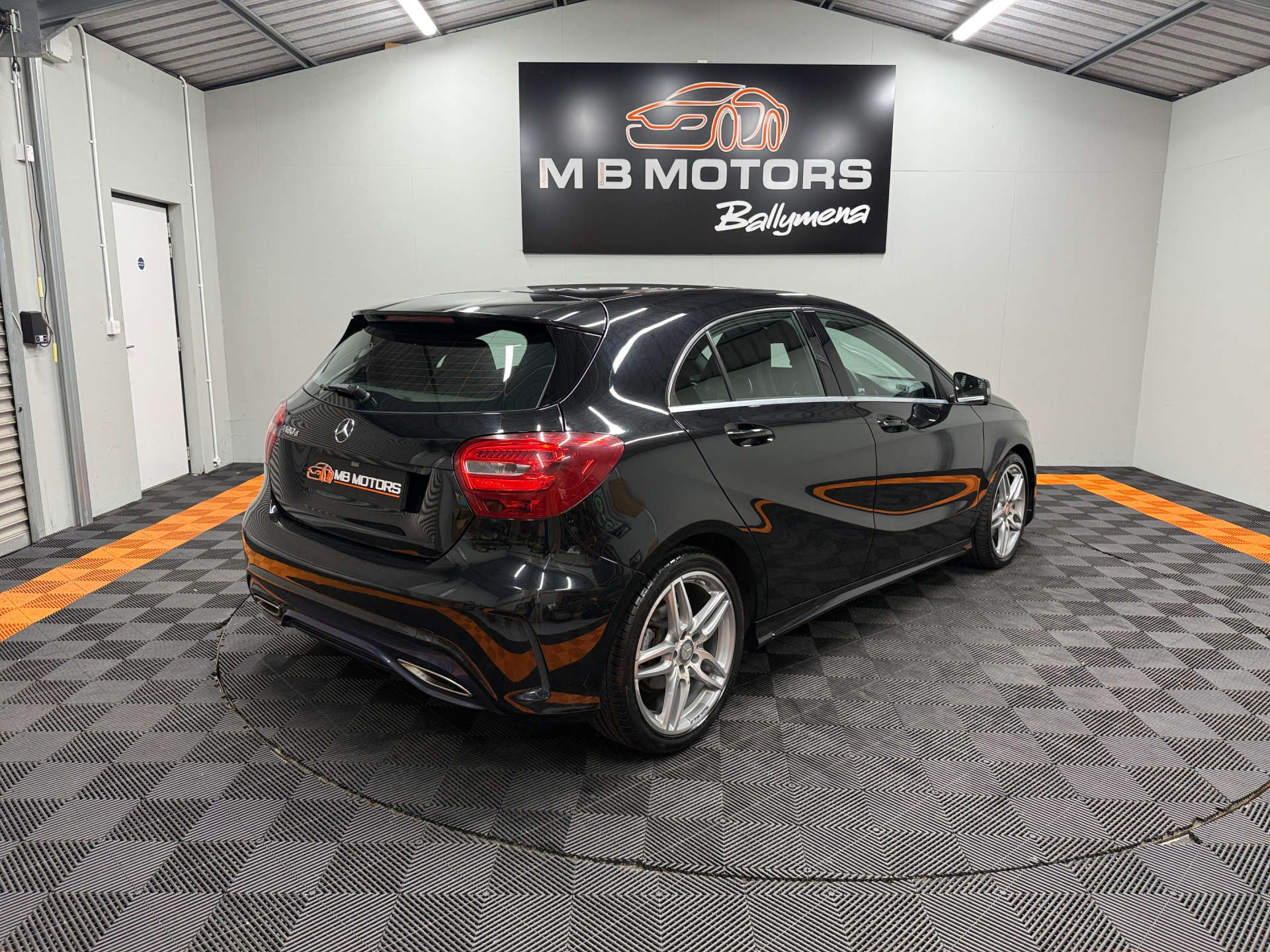 2017 MERCEDES A-CLASS 1.5 A 180 D AMG Line 5dr - vehicle photo 9 for sale on PureCar