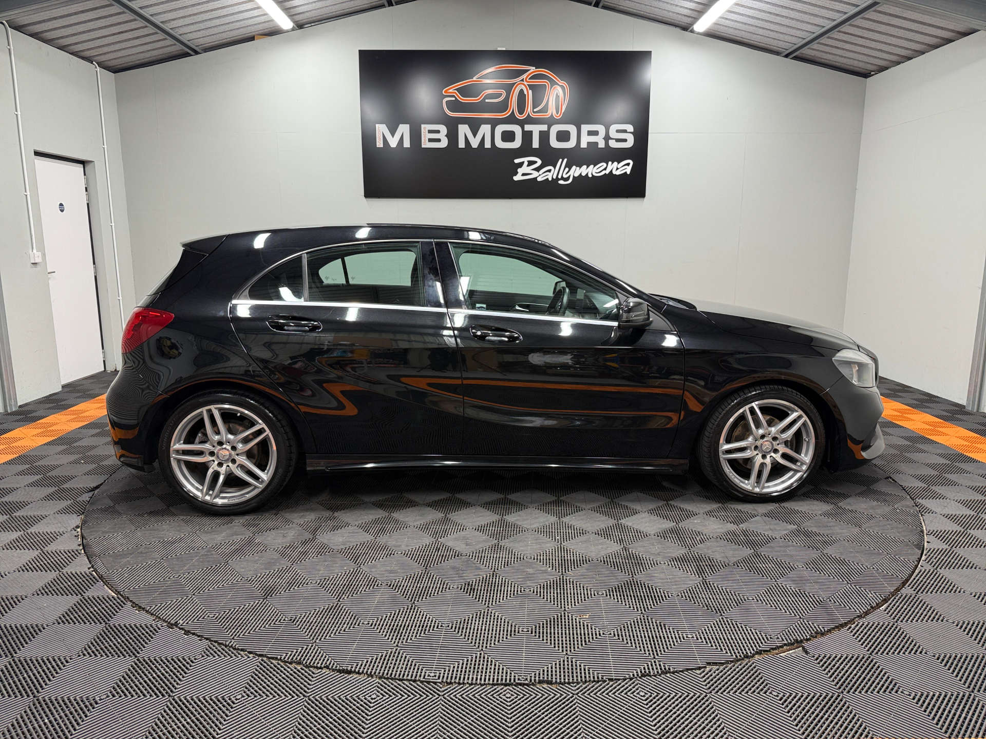 2017 MERCEDES A-CLASS 1.5 A 180 D AMG Line 5dr - vehicle photo 11 for sale on PureCar