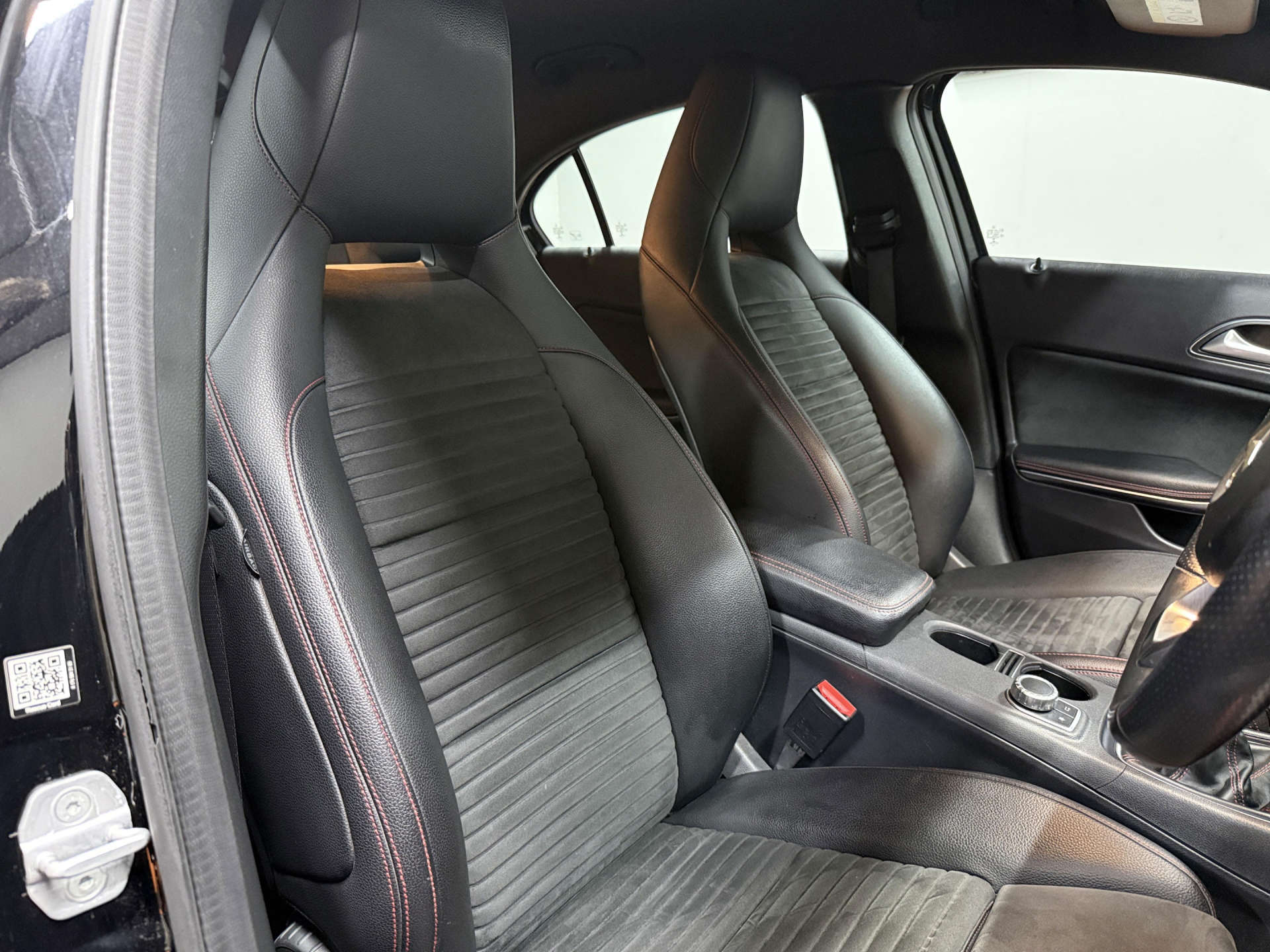 2017 MERCEDES A-CLASS 1.5 A 180 D AMG Line 5dr - vehicle photo 26 for sale on PureCar