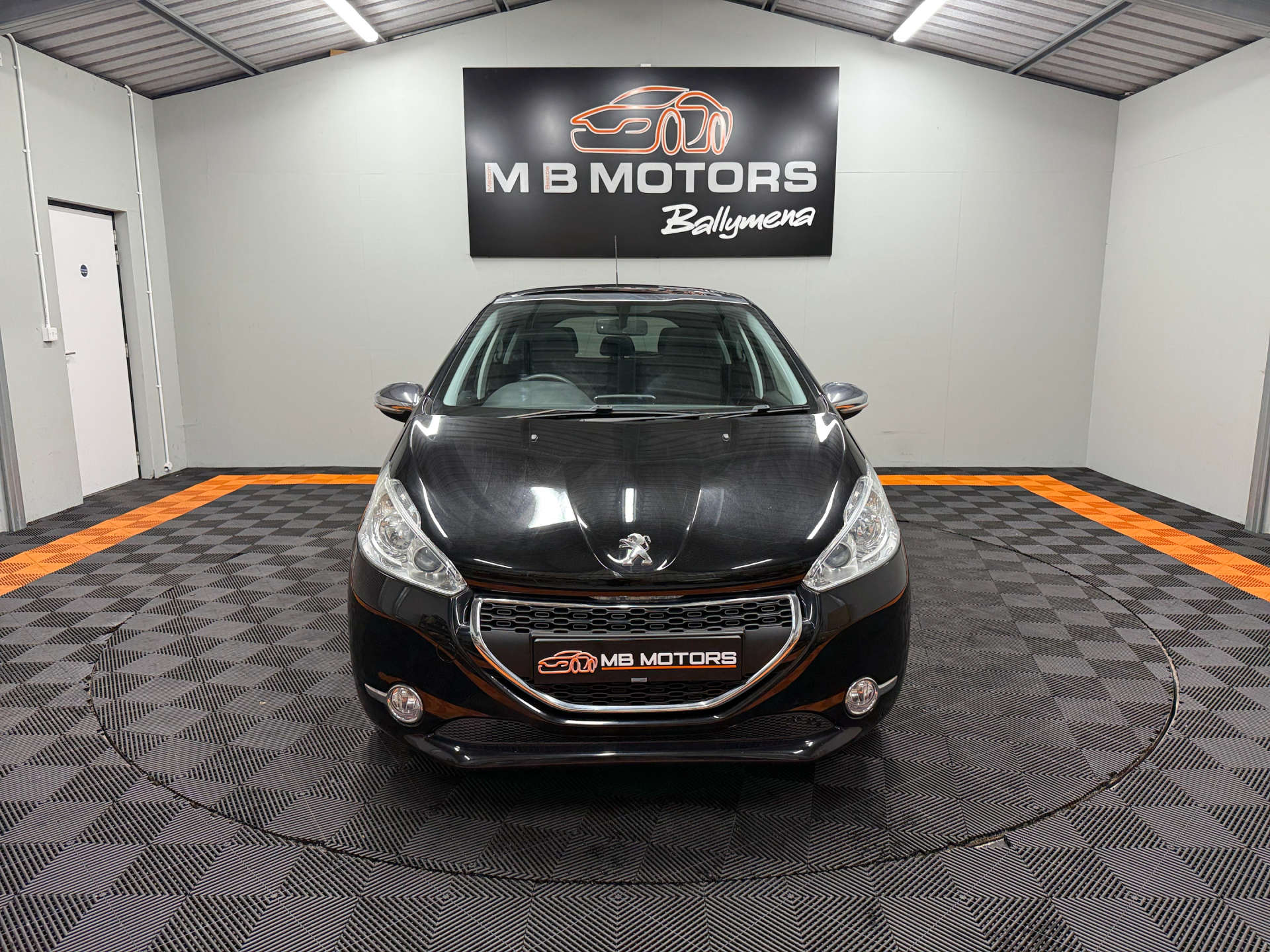 2015 PEUGEOT 1.2 208 Style 5dr - vehicle photo 2 for sale on PureCar