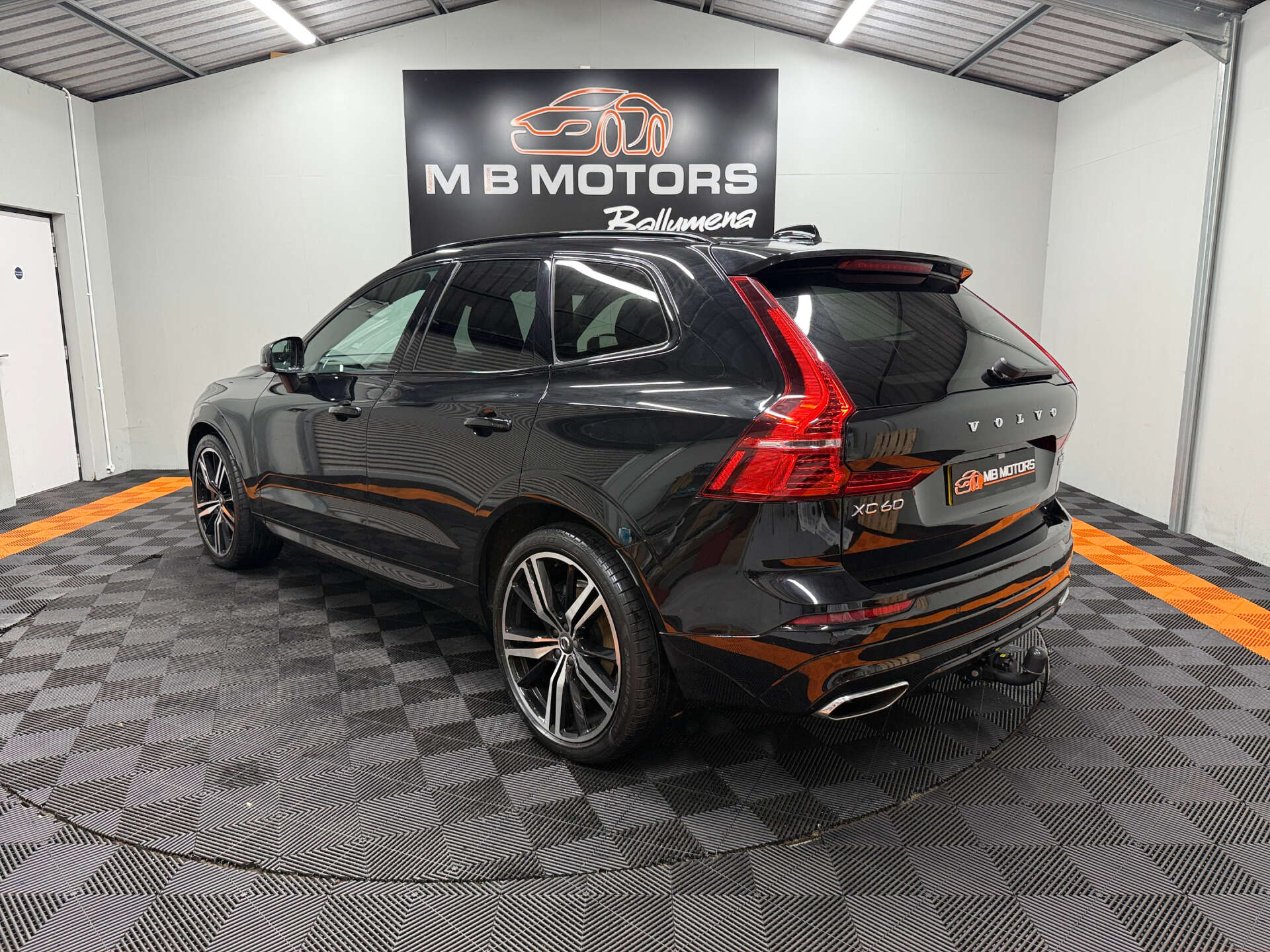 2019 VOLVO XC60 2.0 XC60 R-Design Pro B5 AWD Auto 4WD 5dr - vehicle photo 6 for sale on PureCar