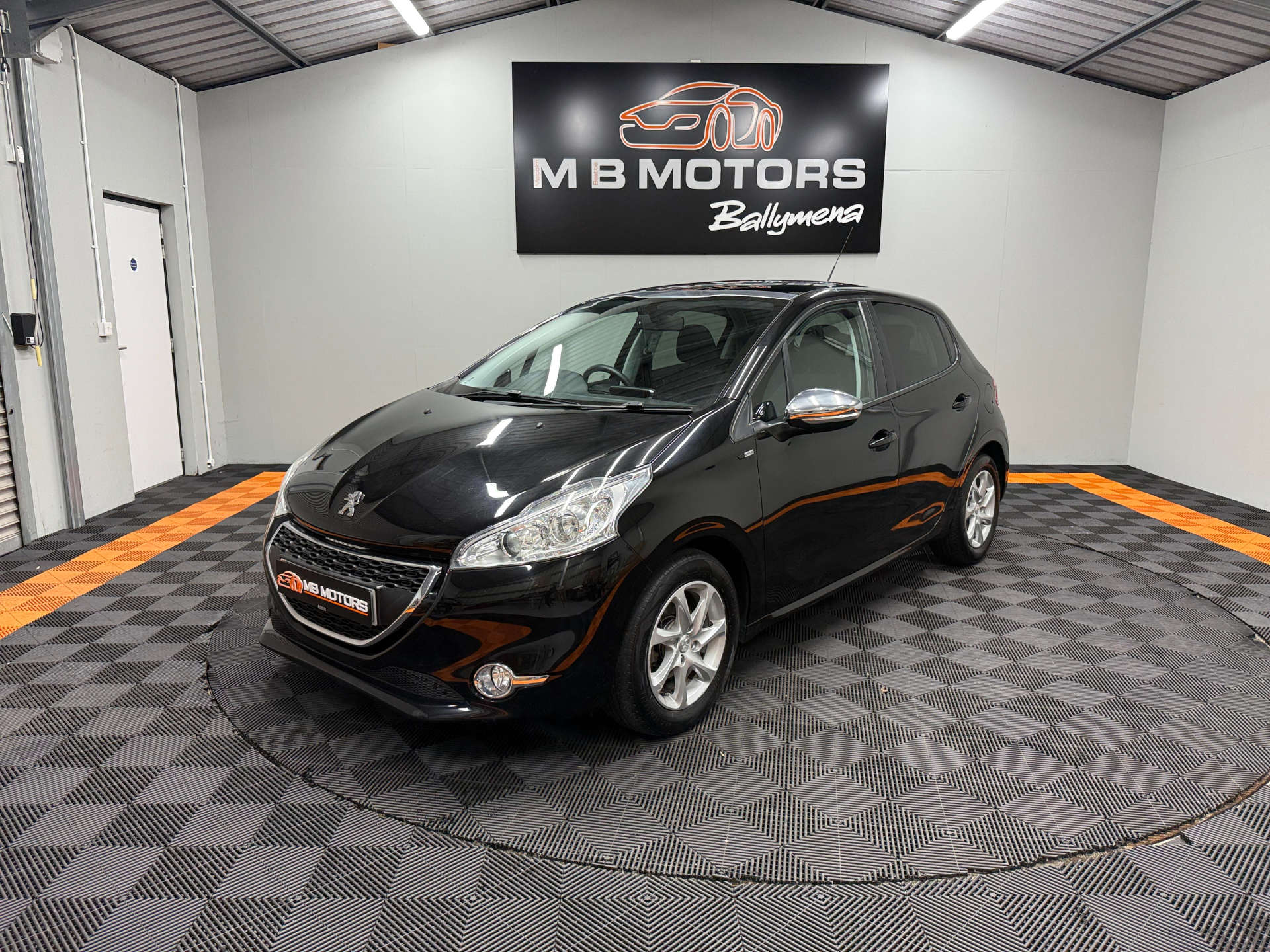 2015 PEUGEOT 1.2 208 Style 5dr - vehicle photo 3 for sale on PureCar