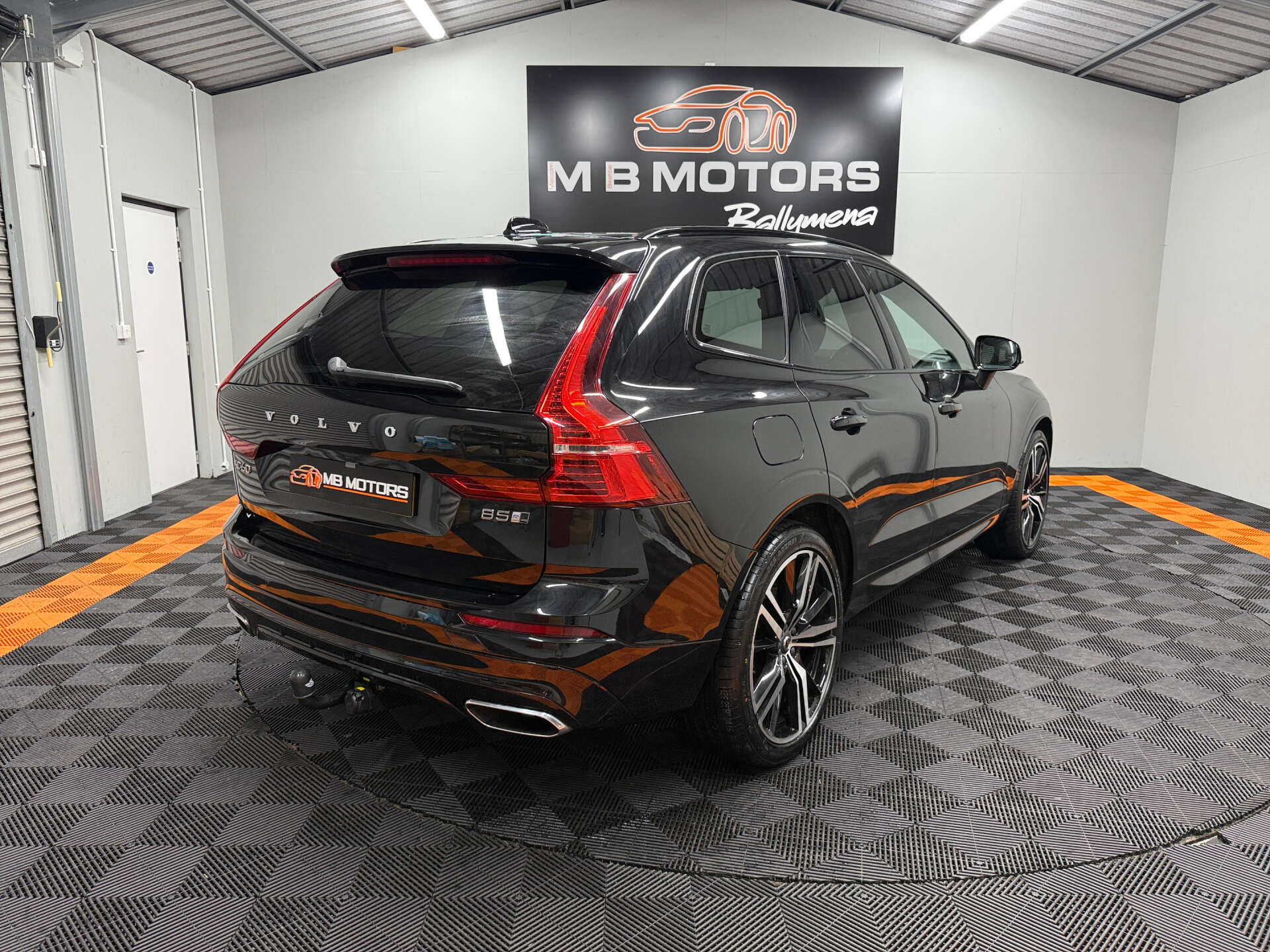 2019 VOLVO XC60 2.0 XC60 R-Design Pro B5 AWD Auto 4WD 5dr - vehicle photo 9 for sale on PureCar