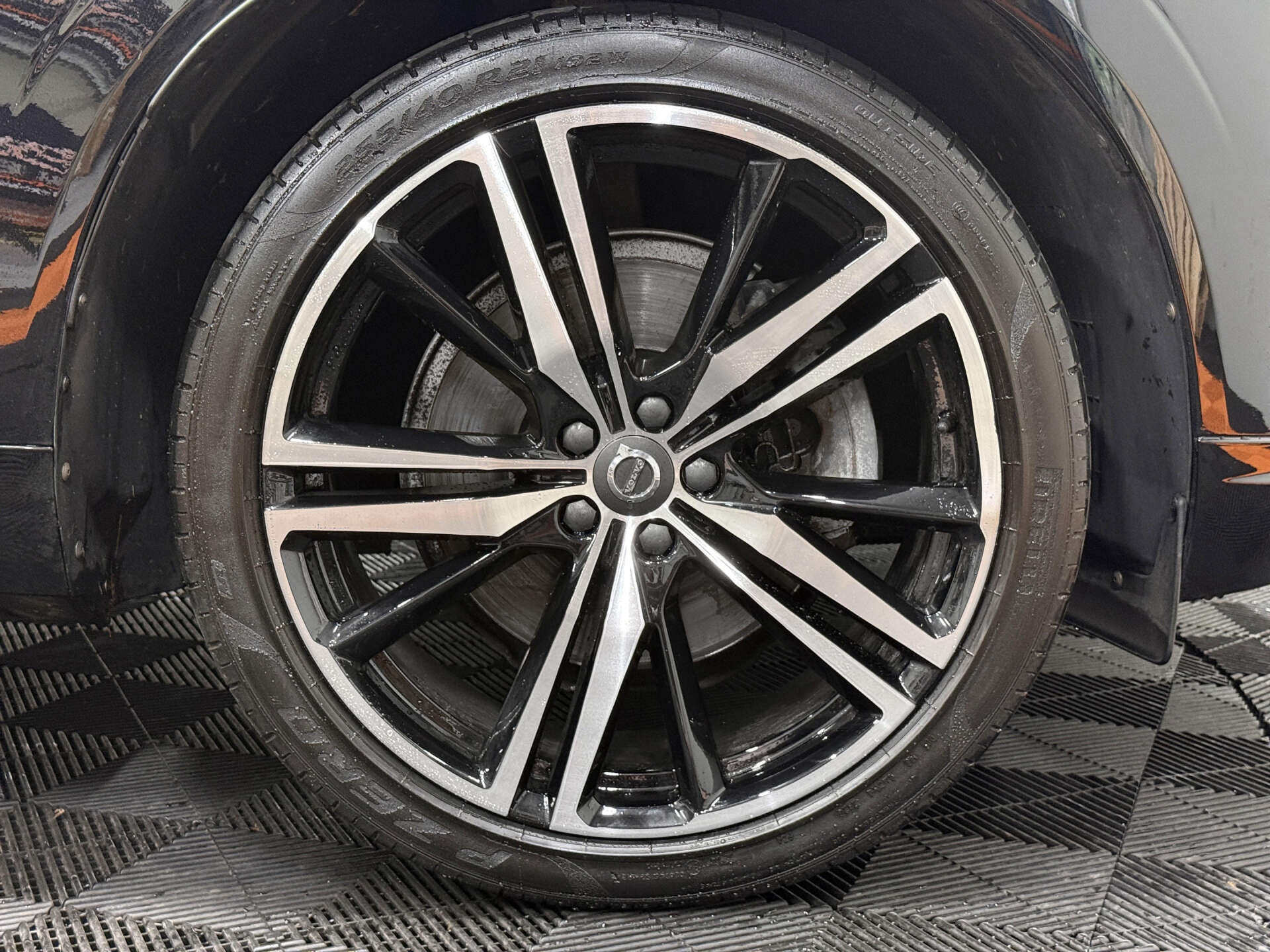2019 VOLVO XC60 2.0 XC60 R-Design Pro B5 AWD Auto 4WD 5dr - vehicle photo 12 for sale on PureCar