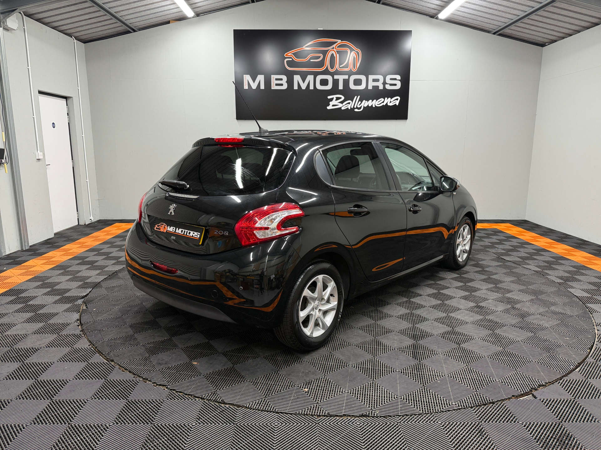 2015 PEUGEOT 1.2 208 Style 5dr - vehicle photo 9 for sale on PureCar