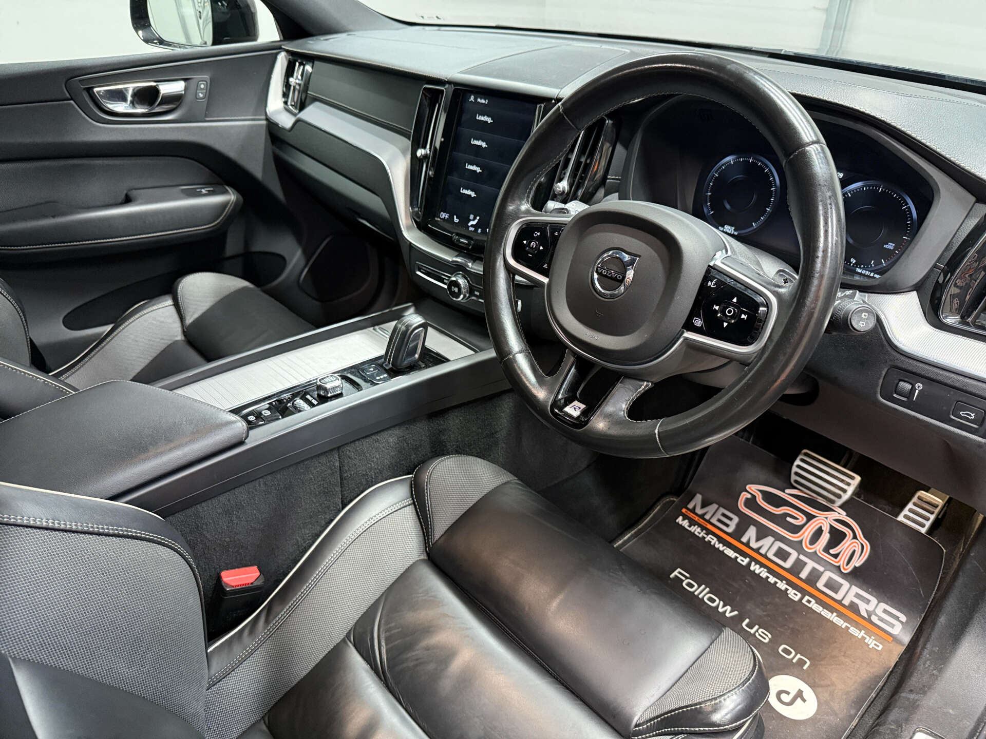 2019 VOLVO XC60 2.0 XC60 R-Design Pro B5 AWD Auto 4WD 5dr - vehicle photo 17 for sale on PureCar