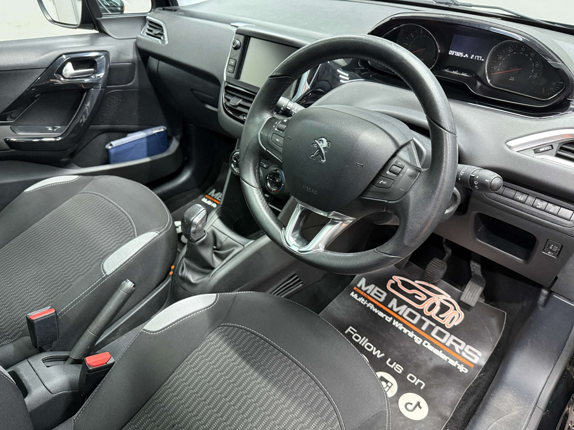 2015 PEUGEOT 1.2 208 Style 5dr - vehicle photo 17 for sale on PureCar