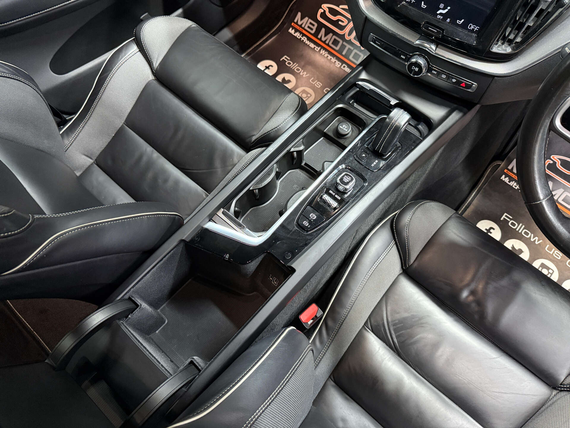 2019 VOLVO XC60 2.0 XC60 R-Design Pro B5 AWD Auto 4WD 5dr - vehicle photo 26 for sale on PureCar