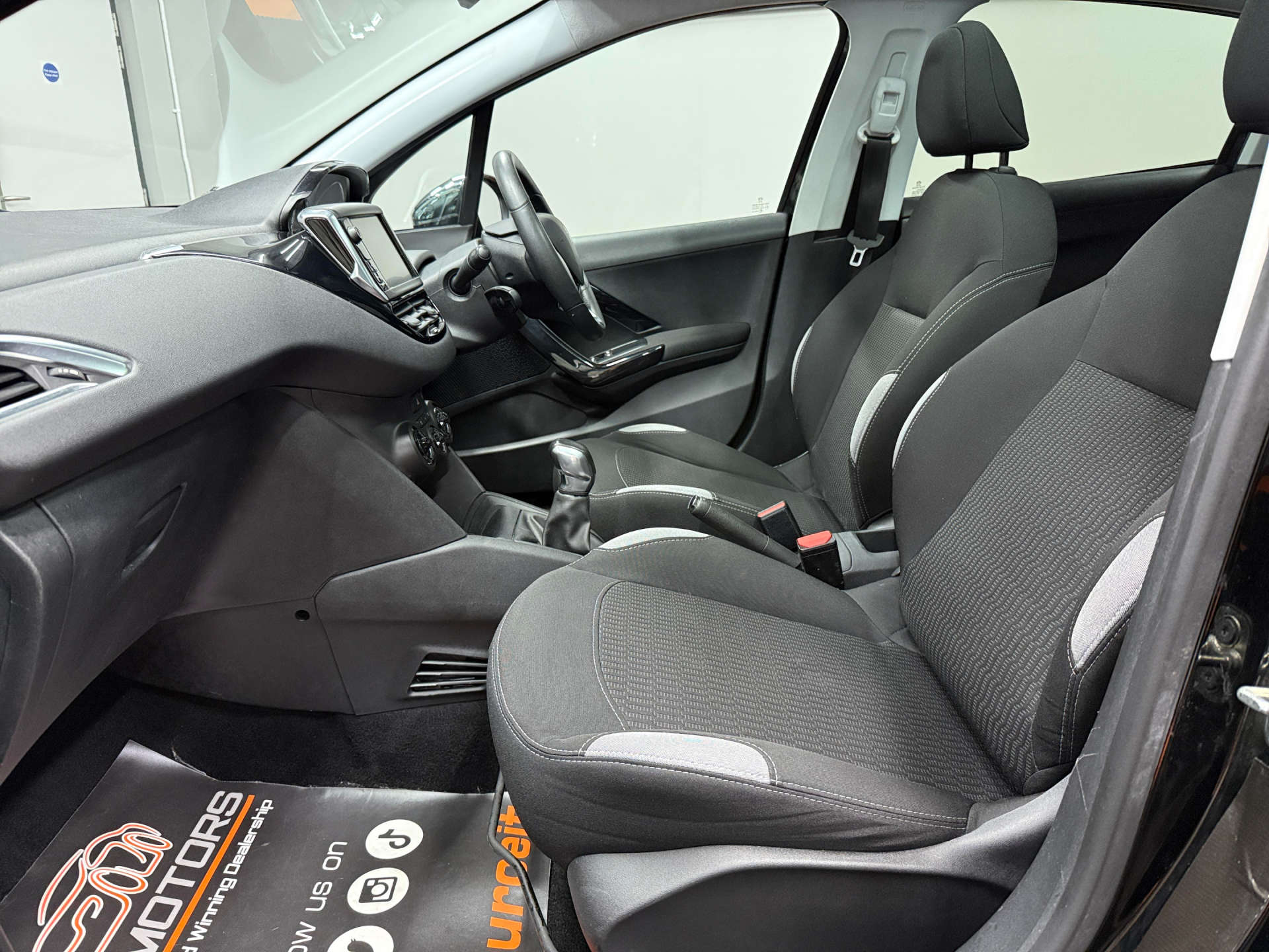 2015 PEUGEOT 1.2 208 Style 5dr - vehicle photo 23 for sale on PureCar