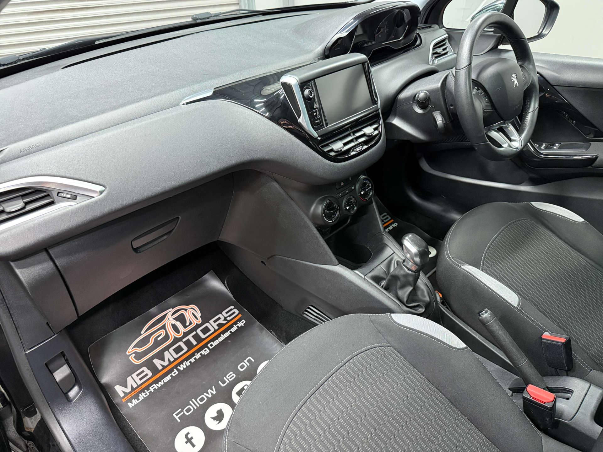 2015 PEUGEOT 1.2 208 Style 5dr - vehicle photo 24 for sale on PureCar
