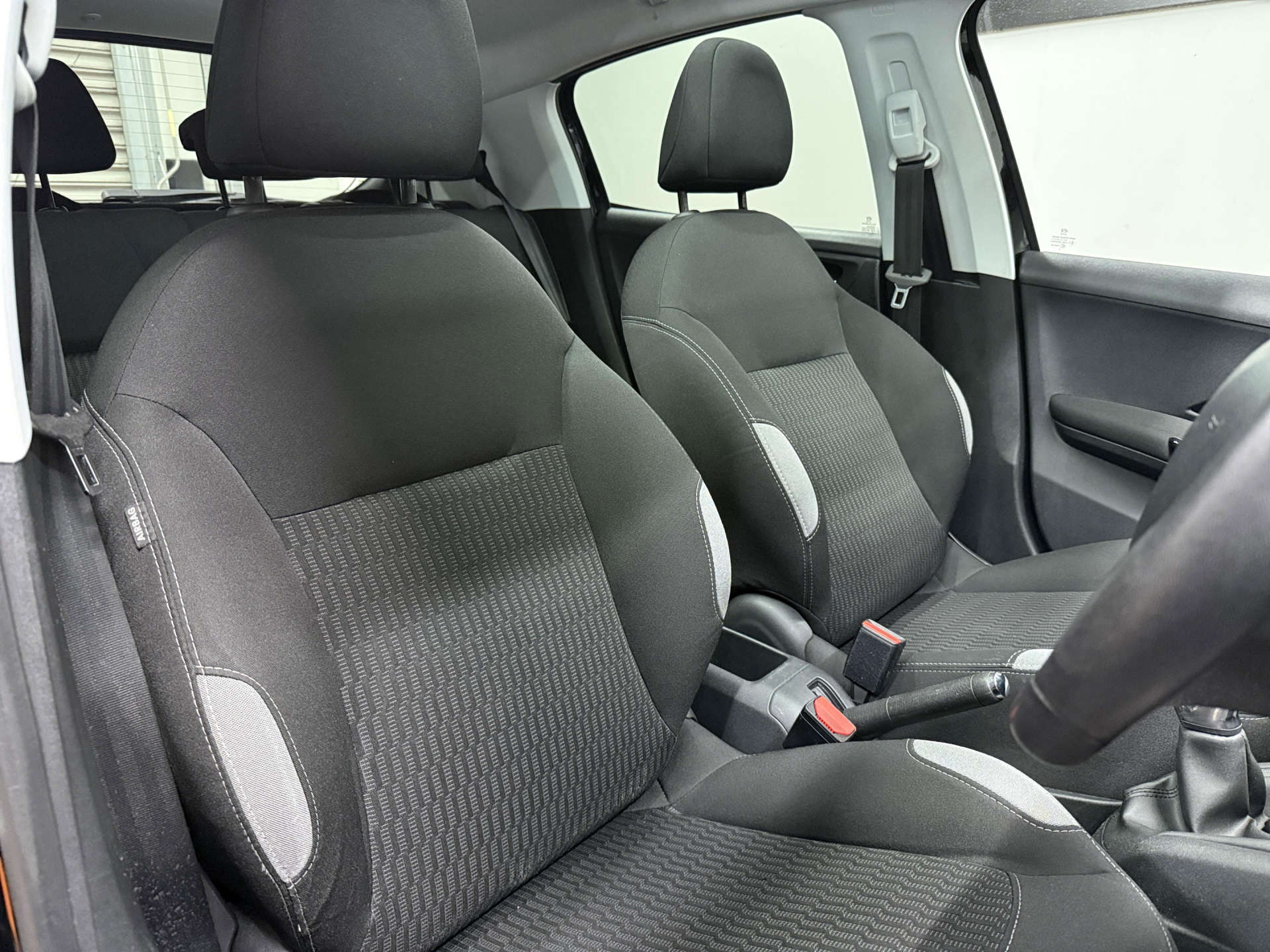 2015 PEUGEOT 1.2 208 Style 5dr - vehicle photo 27 for sale on PureCar