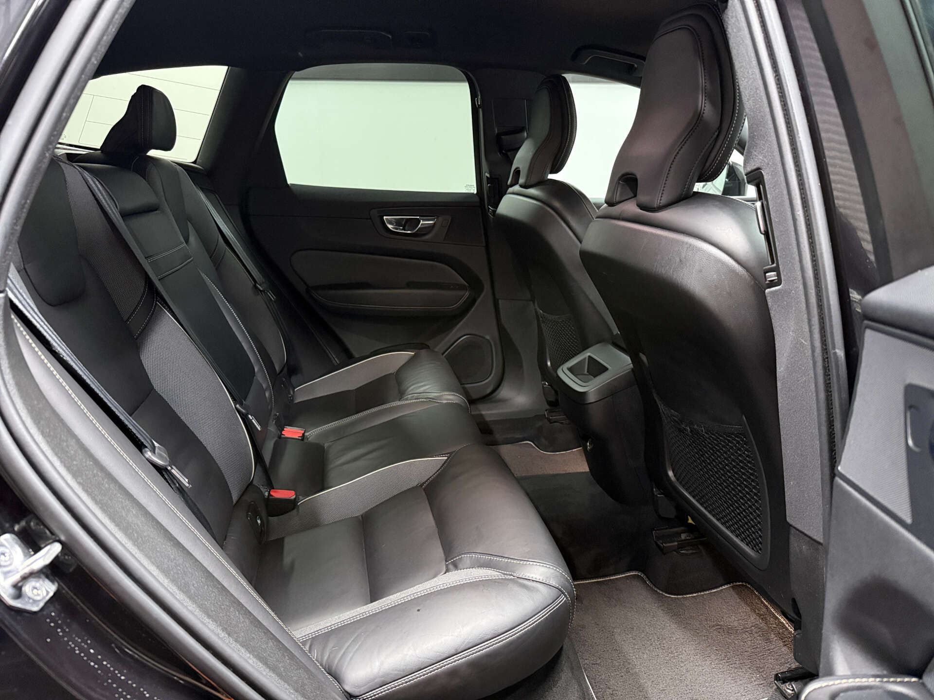 2019 VOLVO XC60 2.0 XC60 R-Design Pro B5 AWD Auto 4WD 5dr - vehicle photo 33 for sale on PureCar