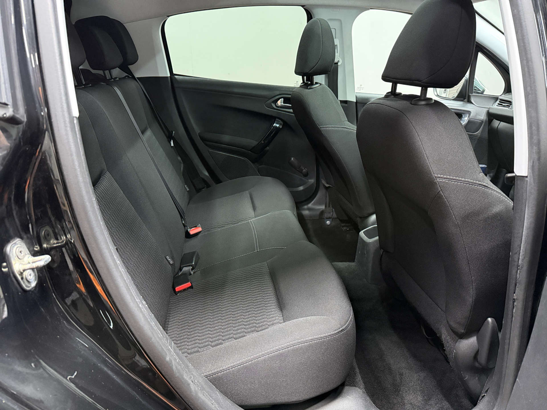 2015 PEUGEOT 1.2 208 Style 5dr - vehicle photo 32 for sale on PureCar