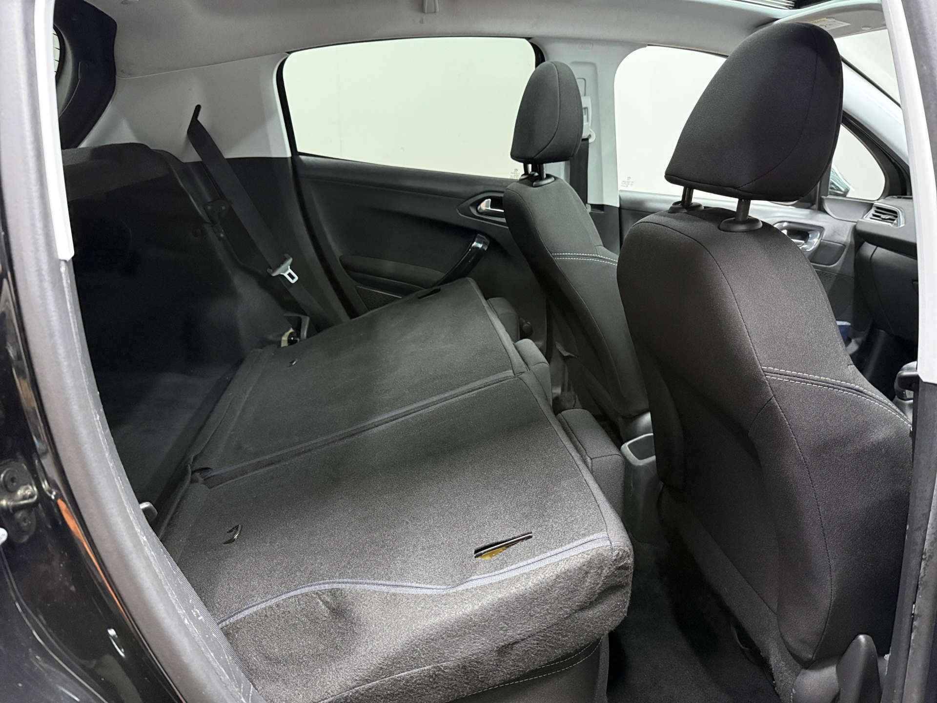 2015 PEUGEOT 1.2 208 Style 5dr - vehicle photo 33 for sale on PureCar