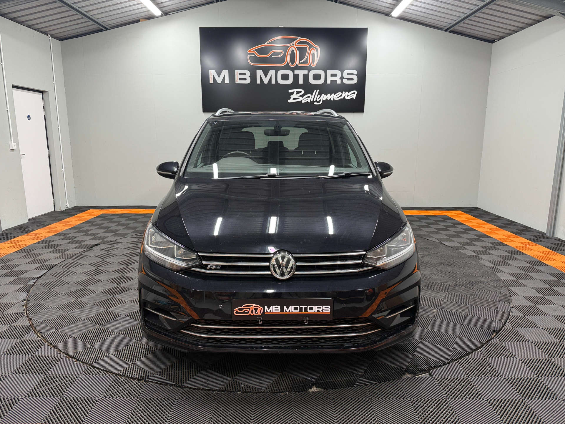2018 VOLKSWAGEN TOURAN 1.4 TSI R-Line MPV 5dr Petrol Manual Euro 6 (s/s) (150 ps) - vehicle photo 2 for sale on PureCar