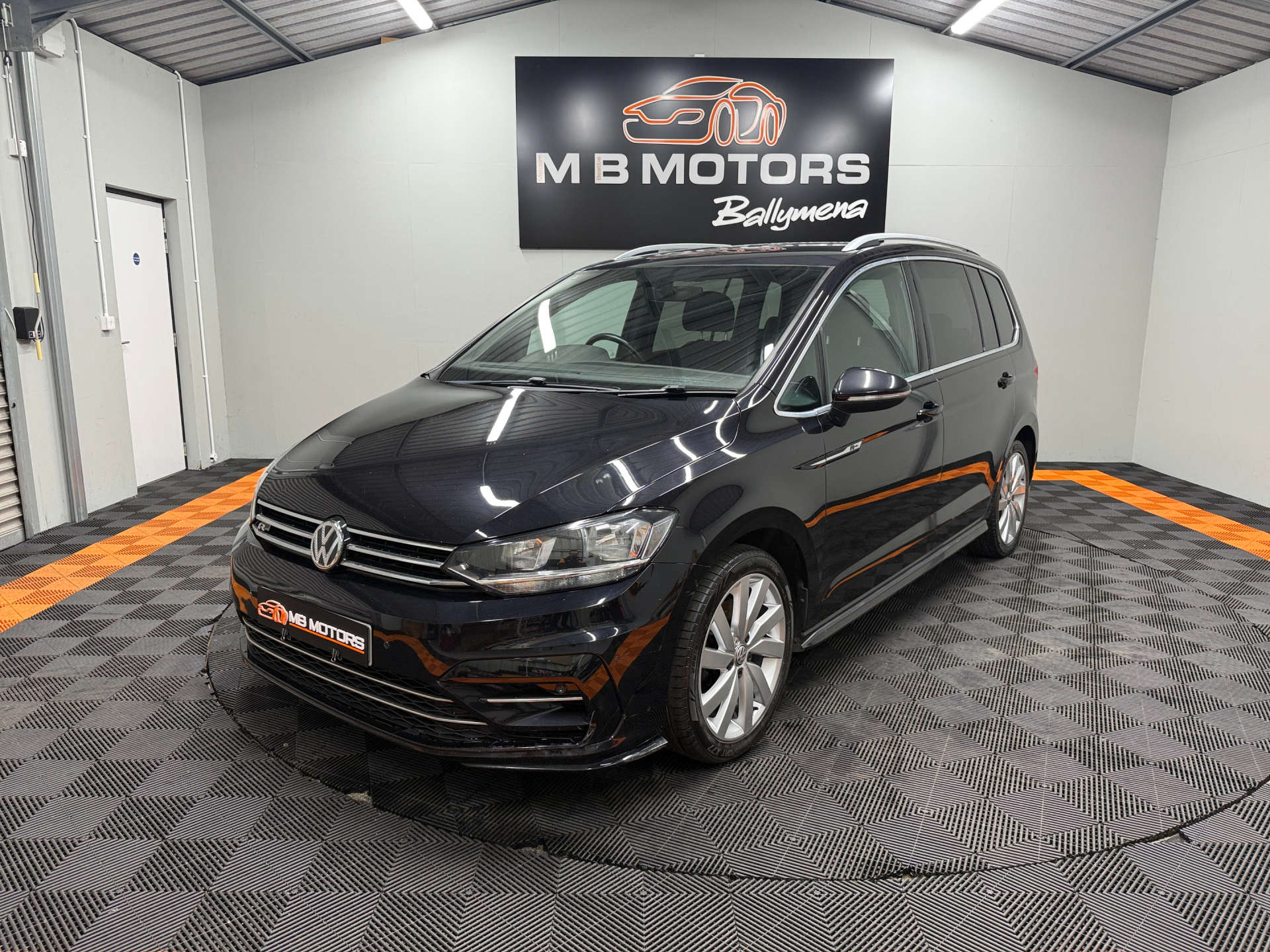2018 VOLKSWAGEN TOURAN 1.4 TSI R-Line MPV 5dr Petrol Manual Euro 6 (s/s) (150 ps) - vehicle photo 3 for sale on PureCar