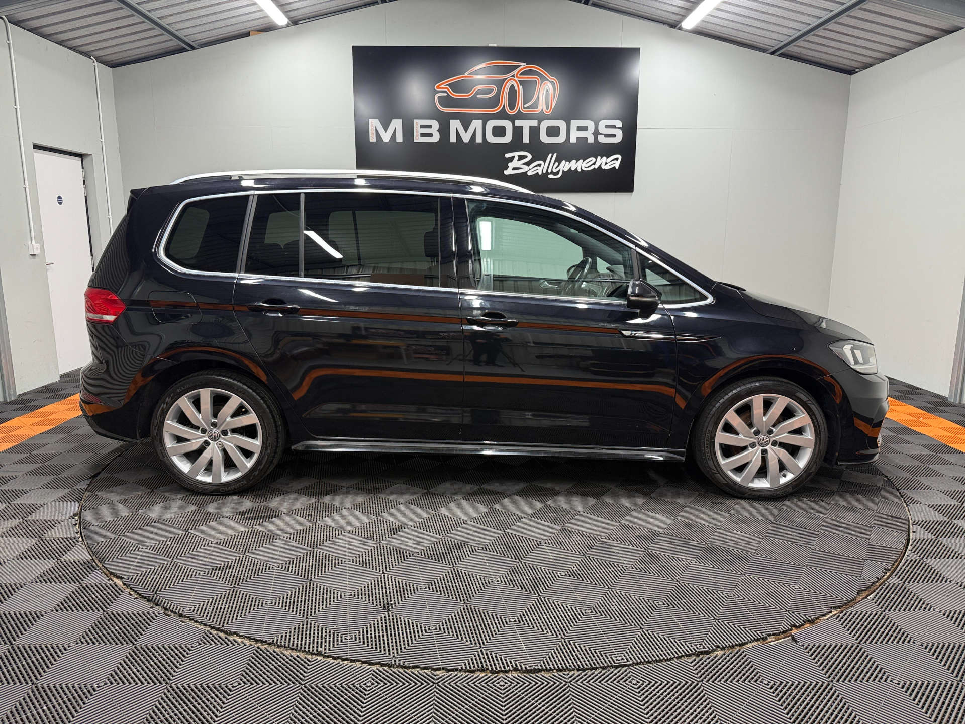 2018 VOLKSWAGEN TOURAN 1.4 TSI R-Line MPV 5dr Petrol Manual Euro 6 (s/s) (150 ps) - vehicle photo 10 for sale on PureCar