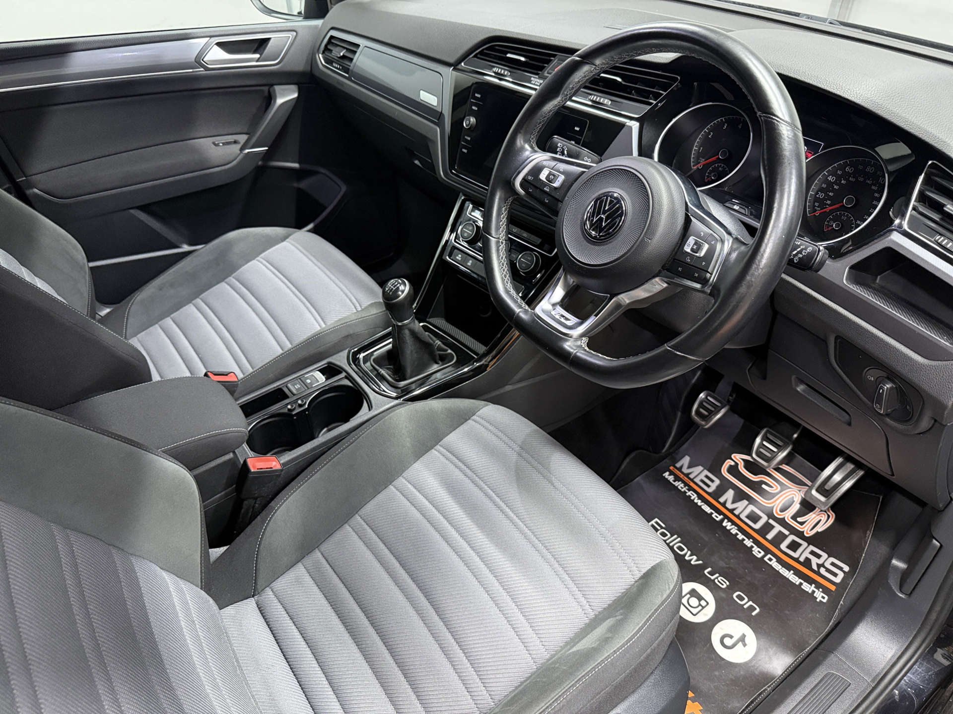 2018 VOLKSWAGEN TOURAN 1.4 TSI R-Line MPV 5dr Petrol Manual Euro 6 (s/s) (150 ps) - vehicle photo 14 for sale on PureCar