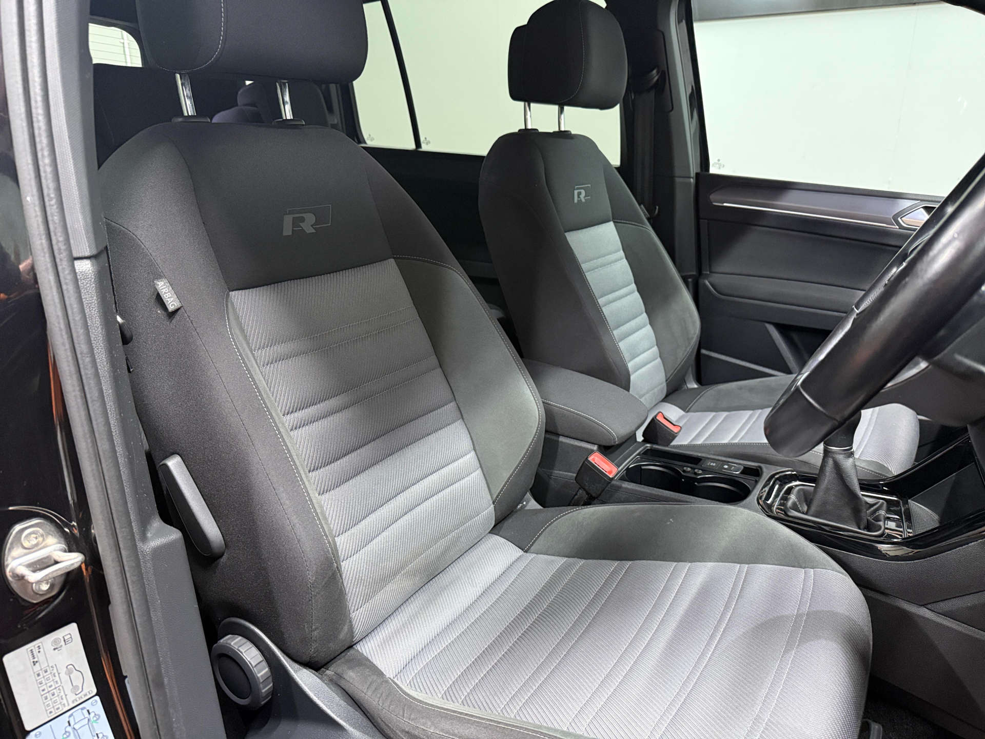 2018 VOLKSWAGEN TOURAN 1.4 TSI R-Line MPV 5dr Petrol Manual Euro 6 (s/s) (150 ps) - vehicle photo 28 for sale on PureCar