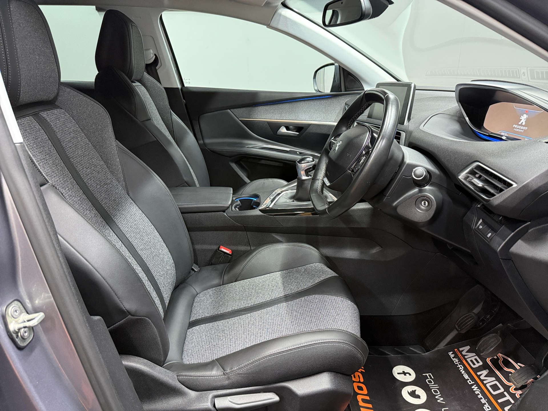 2018 PEUGEOT 1.2 3008 Allure S/S 5dr - vehicle photo 14 for sale on PureCar