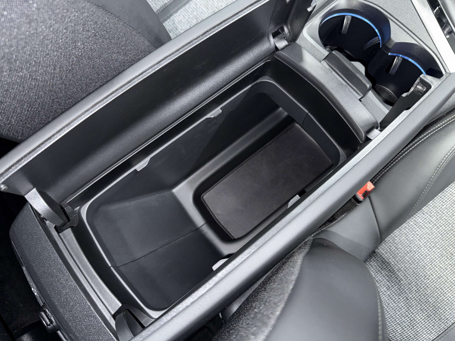 2018 PEUGEOT 1.2 3008 Allure S/S 5dr - vehicle photo 23 for sale on PureCar