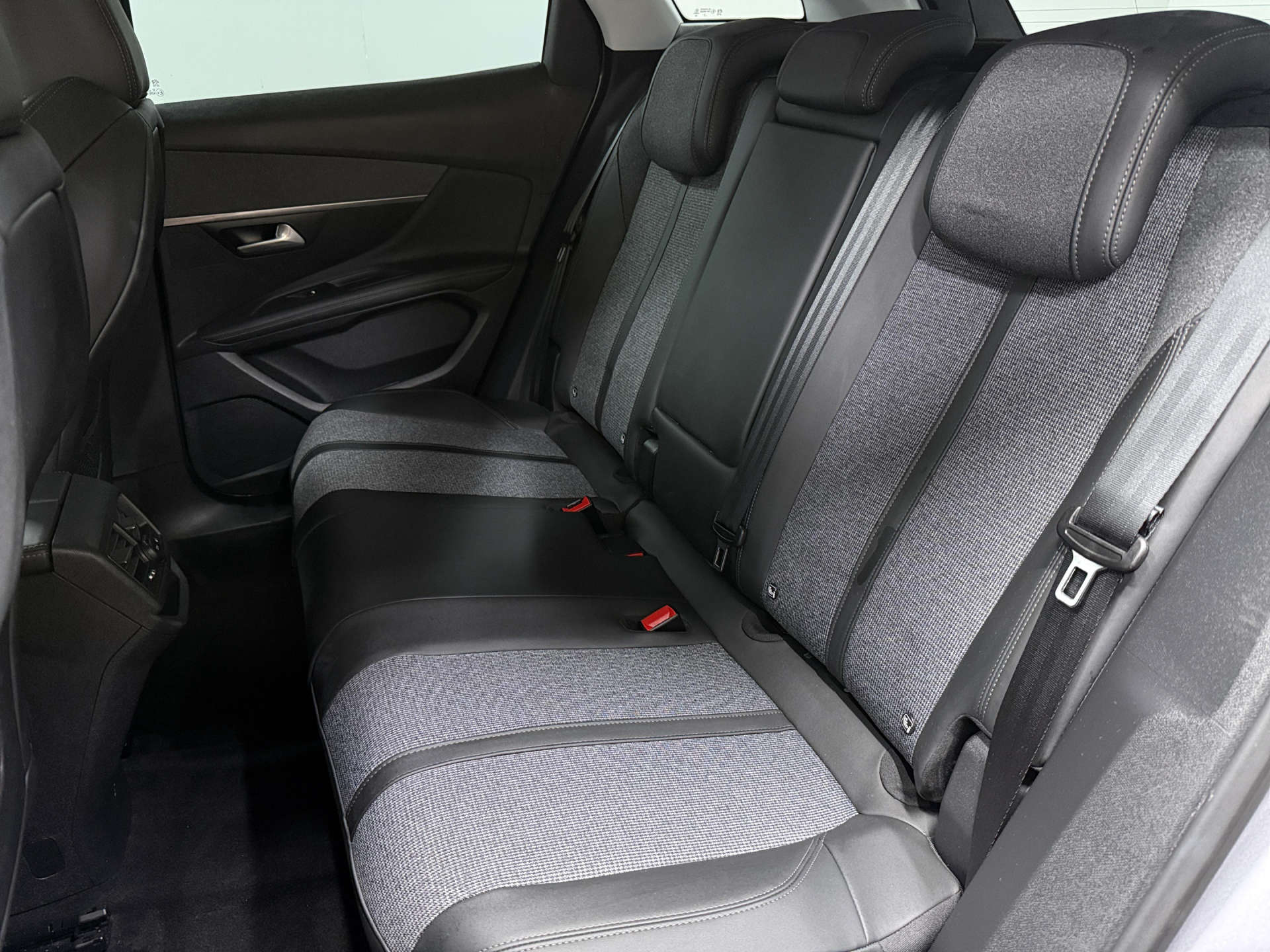 2018 PEUGEOT 1.2 3008 Allure S/S 5dr - vehicle photo 36 for sale on PureCar