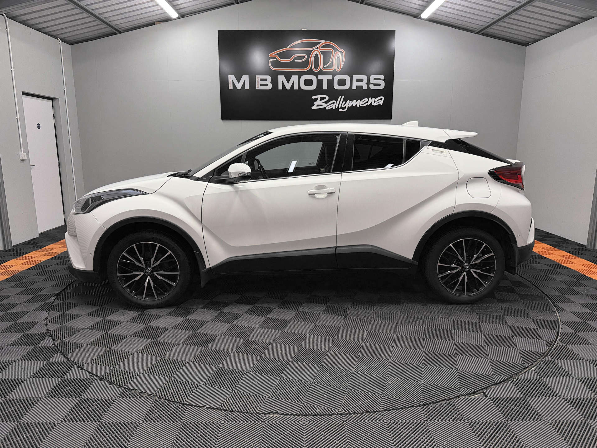 2017 TOYOTA C-HR 1.2 C-HR Excel 5dr - vehicle photo 5 for sale on PureCar