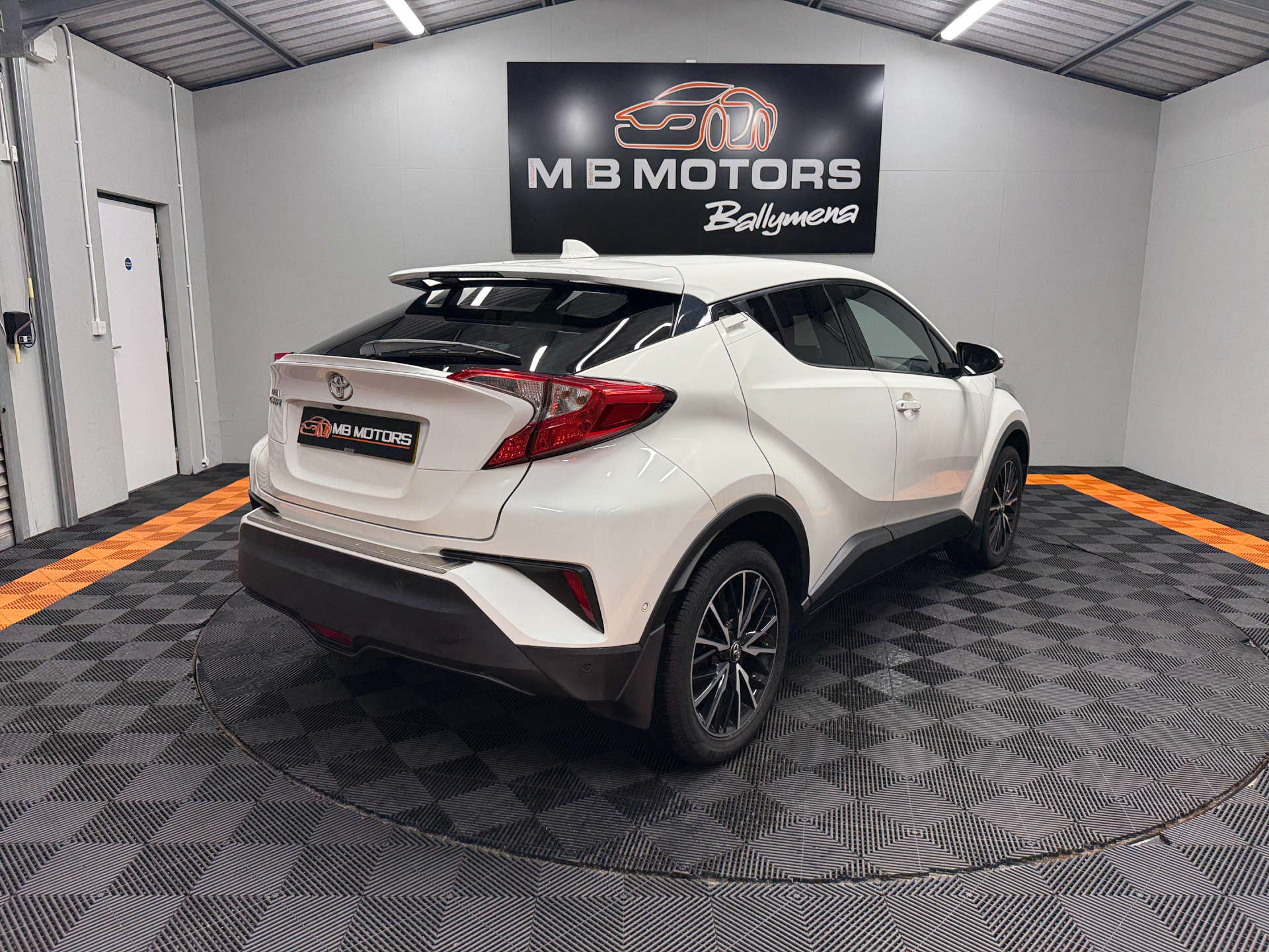 2017 TOYOTA C-HR 1.2 C-HR Excel 5dr - vehicle photo 9 for sale on PureCar