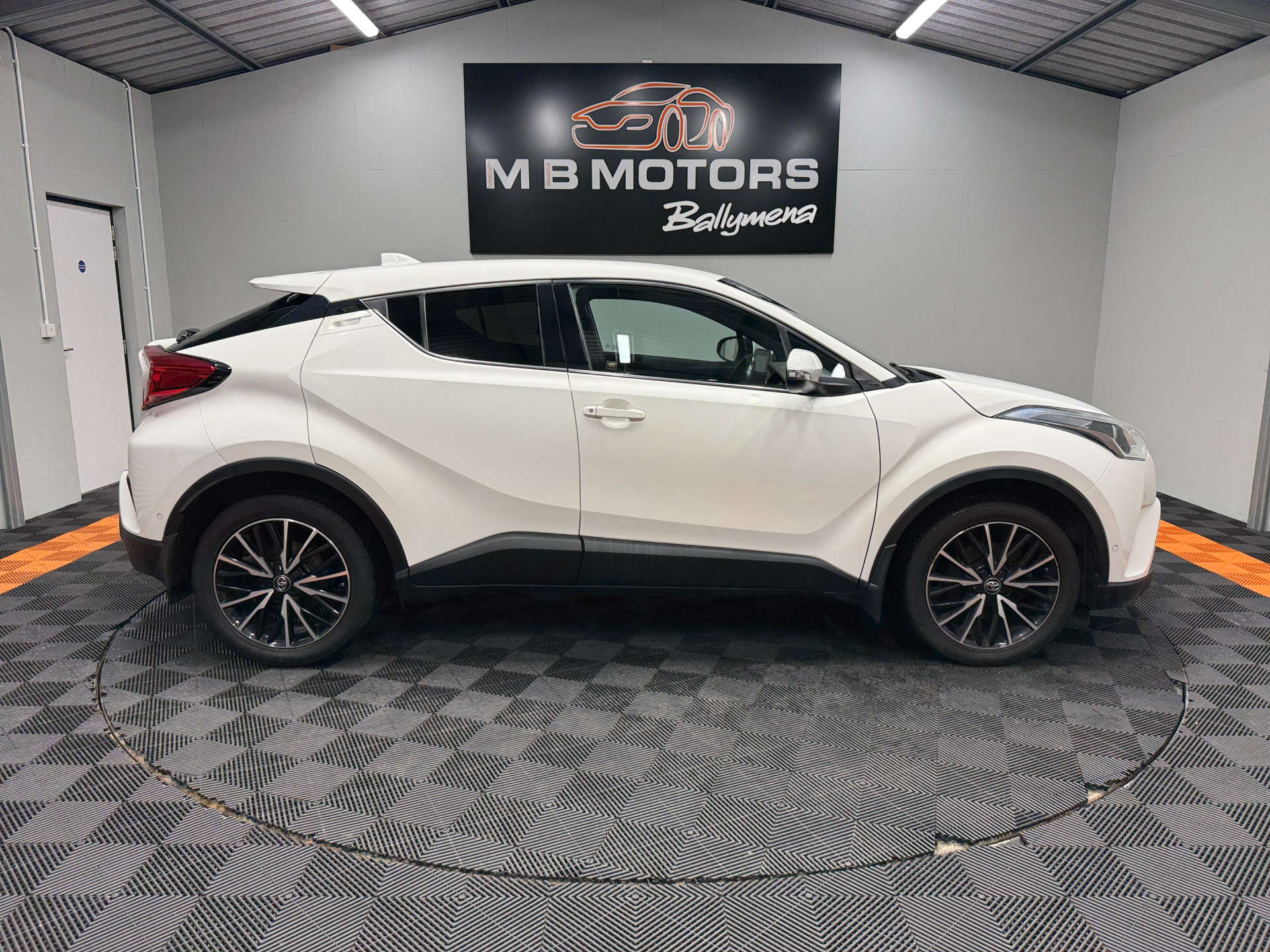 2017 TOYOTA C-HR 1.2 C-HR Excel 5dr - vehicle photo 11 for sale on PureCar