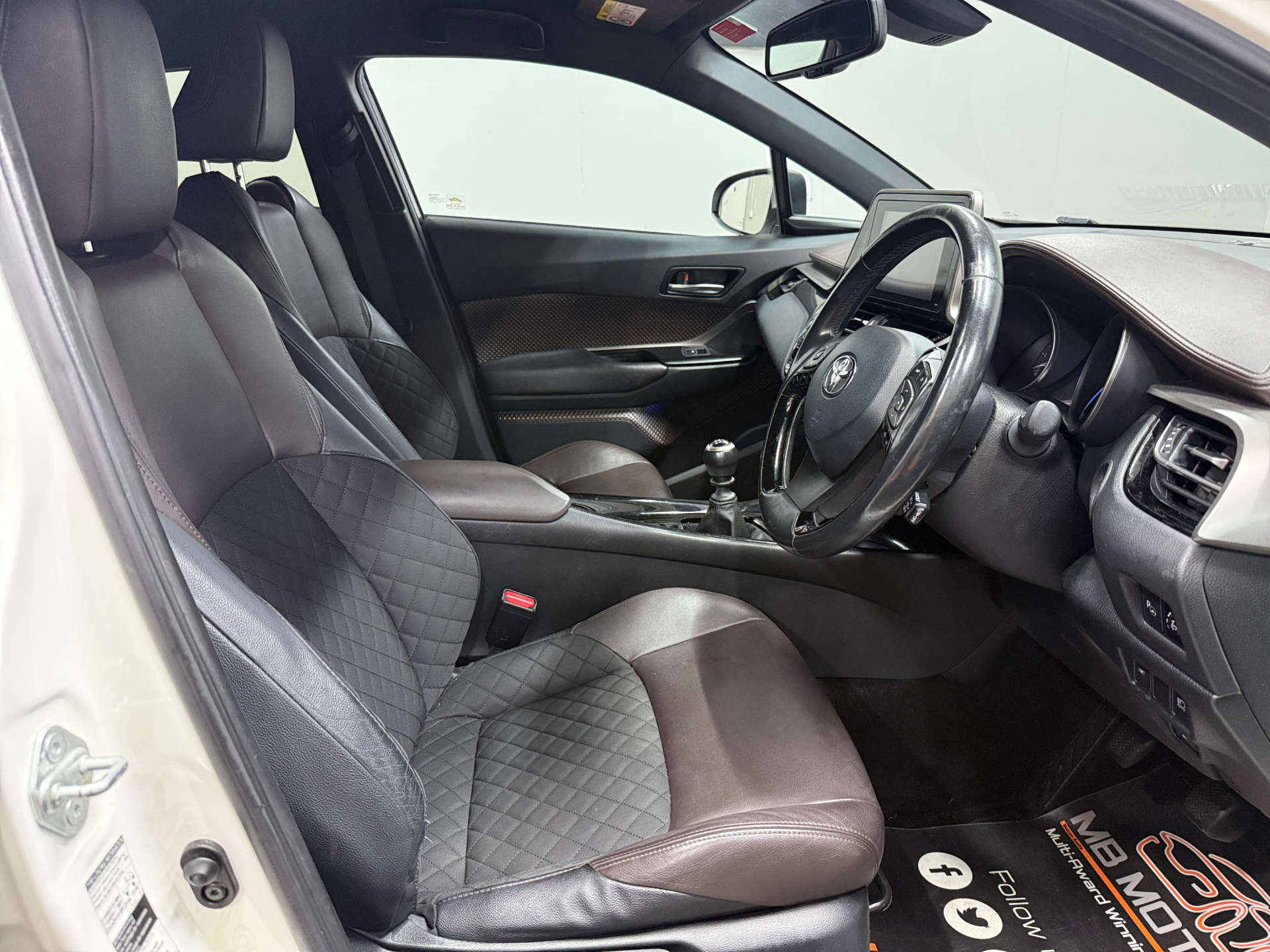 2017 TOYOTA C-HR 1.2 C-HR Excel 5dr - vehicle photo 15 for sale on PureCar