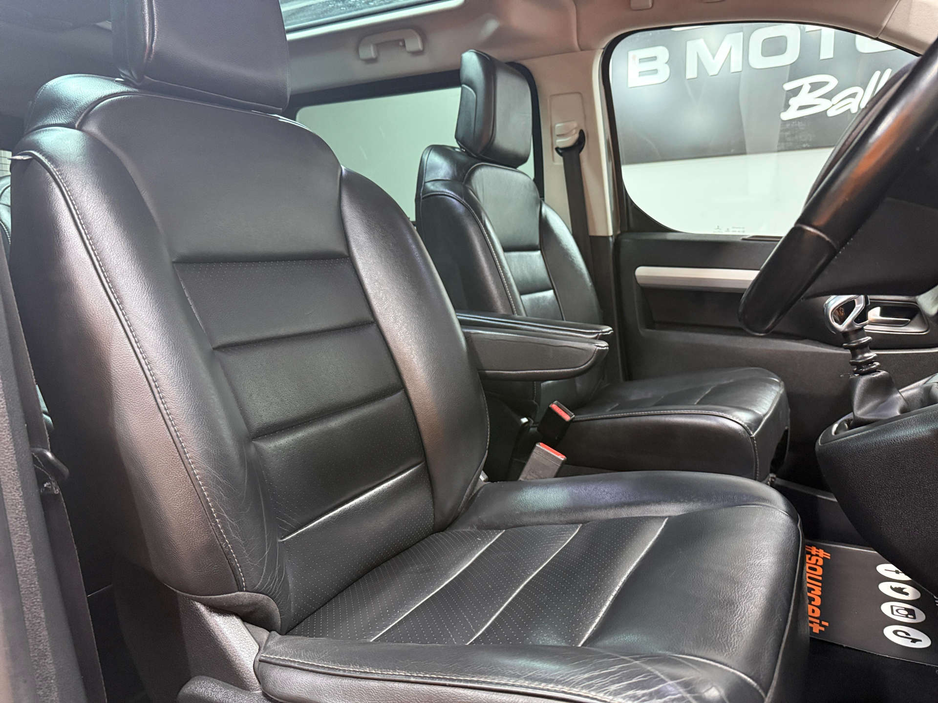 2017 PEUGEOT TRAVELLER 2.0 Traveller Allure Standard Blue HDi 5dr - vehicle photo 27 for sale on PureCar