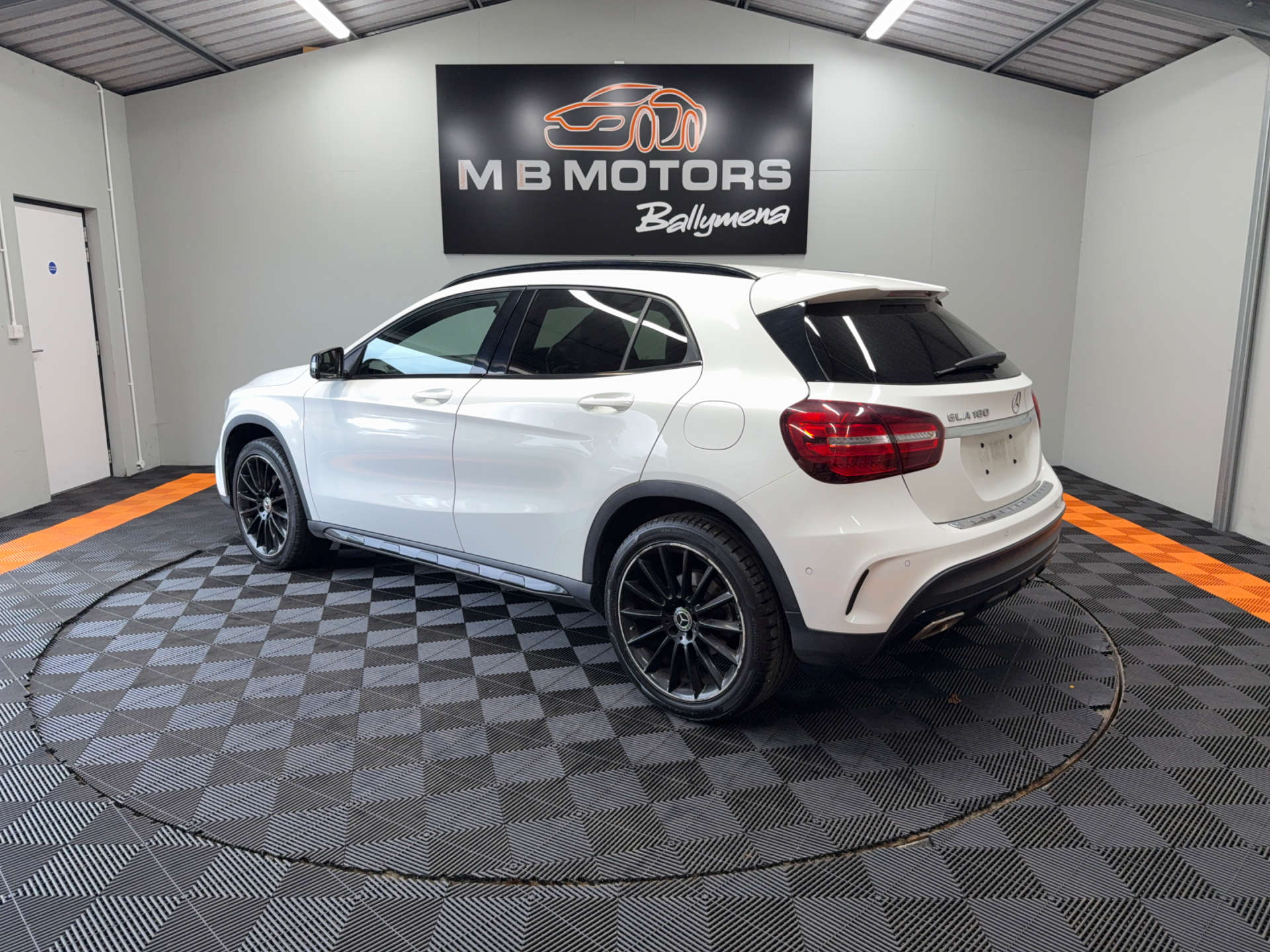 2019 MERCEDES GLA 1.6 GLA 180 AMG Line Edition 5dr - vehicle photo 2 for sale on PureCar