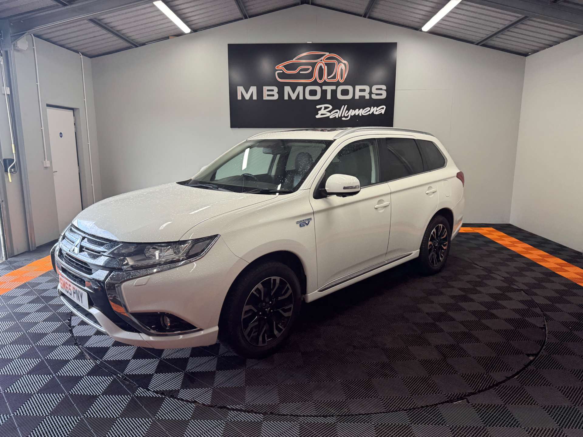 2015 MITSUBISHI OUTLANDER 2.0 Outlander GX4h PHEV Semi-Auto 4WD 5dr - vehicle photo 3 for sale on PureCar