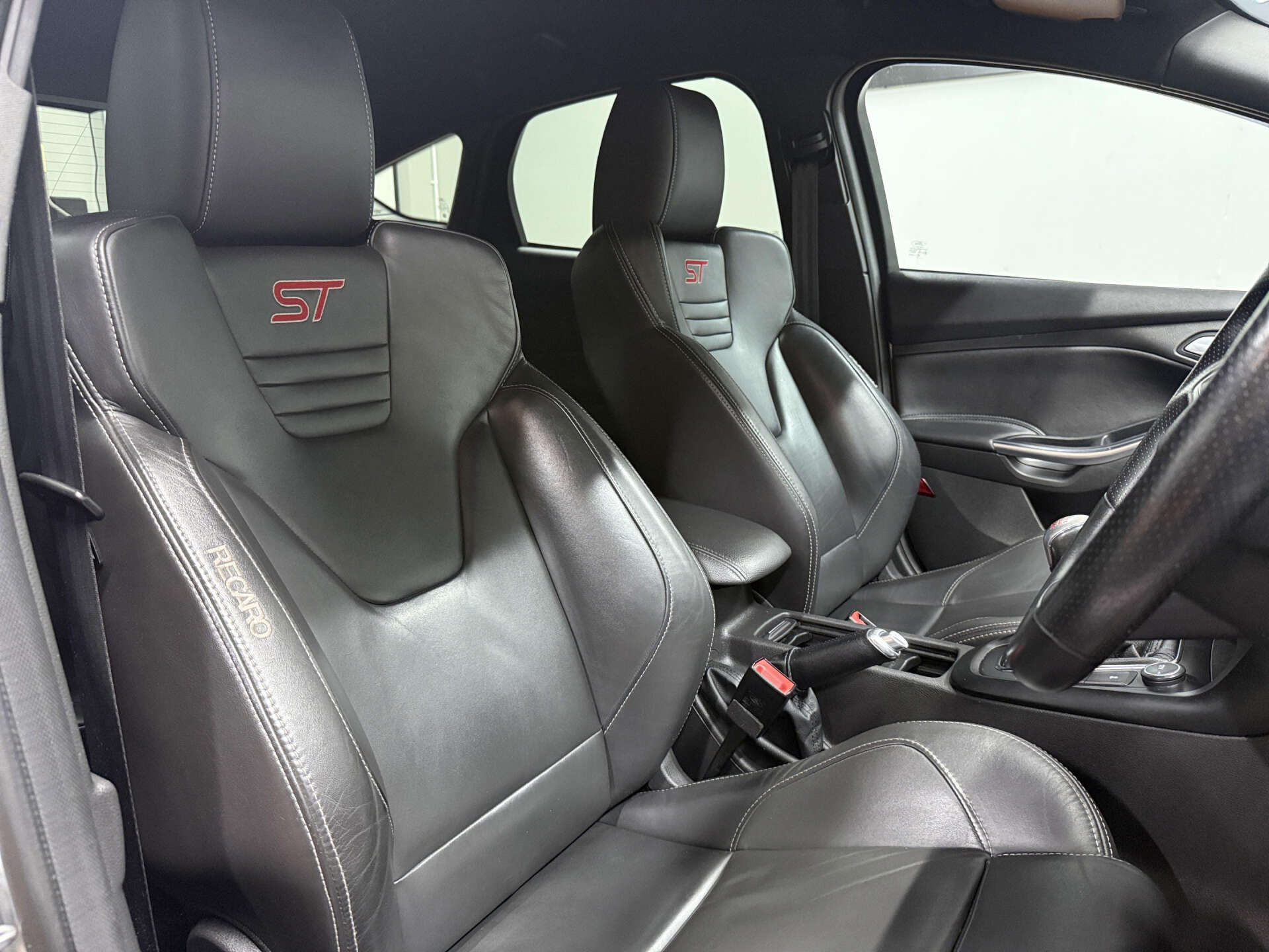 2018 FORD FOCUS 2.0 Focus ST-3 T 5dr - vehicle photo 22 for sale on PureCar