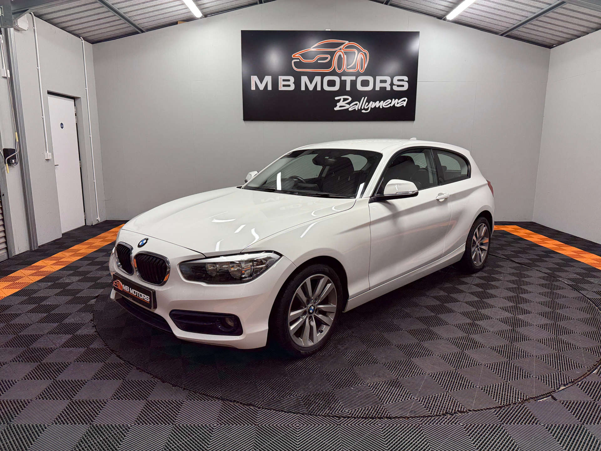 2016 BMW 1 SERIES 1.5 118i Sport Auto 3dr - vehicle photo 5 for sale on PureCar