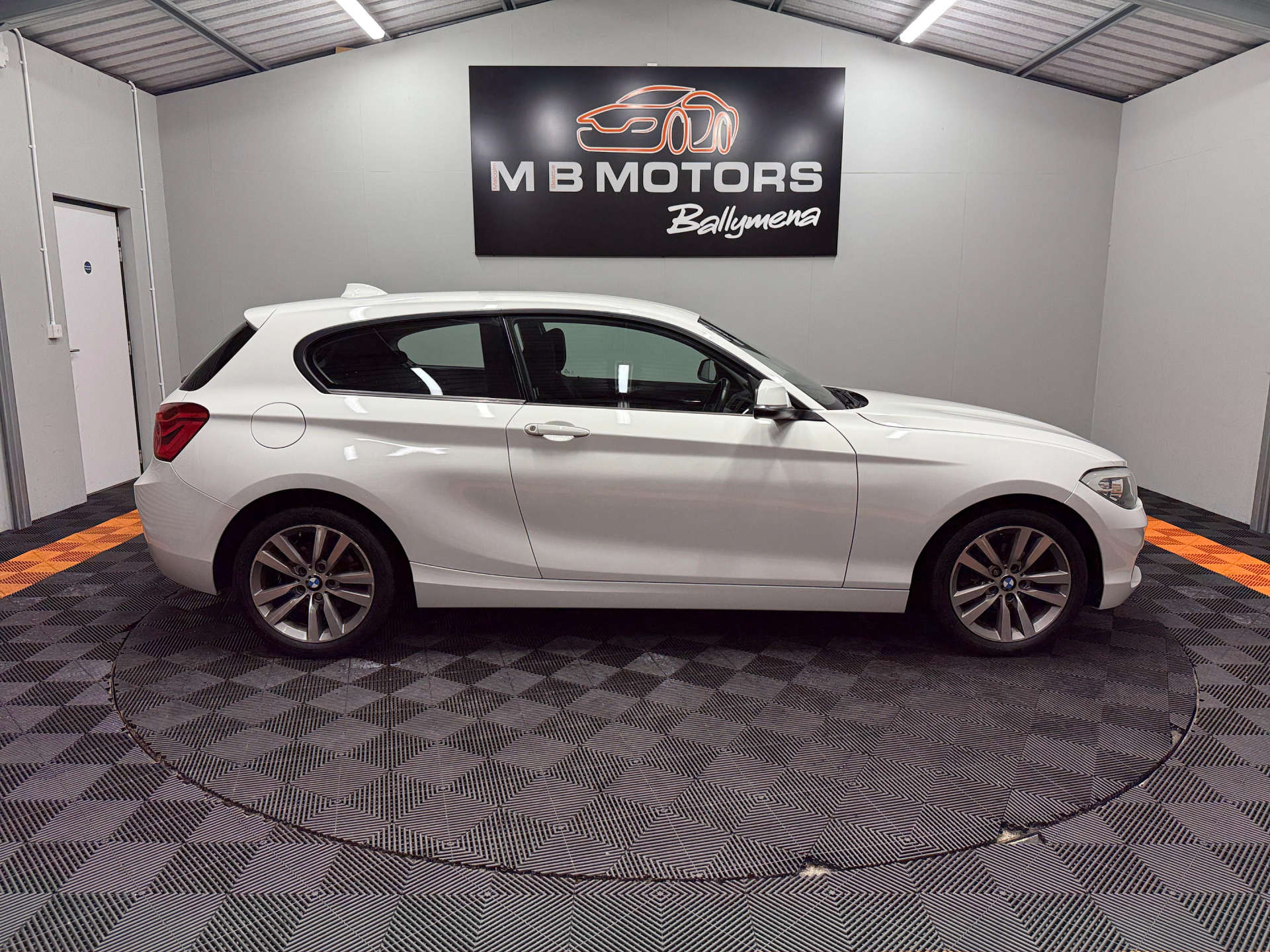 2016 BMW 1 SERIES 1.5 118i Sport Auto 3dr - vehicle photo 17 for sale on PureCar