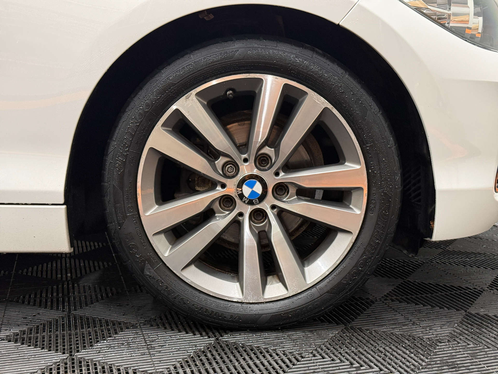2016 BMW 1 SERIES 1.5 118i Sport Auto 3dr - vehicle photo 19 for sale on PureCar