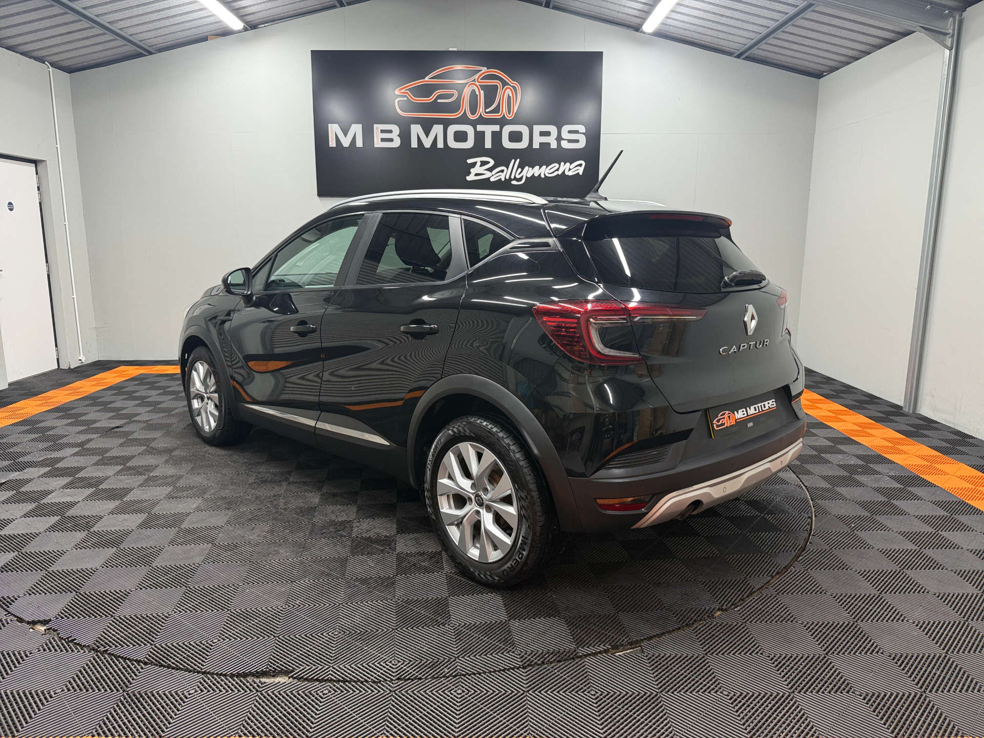 2020 RENAULT CAPTUR 1.5 Captur Iconic dCi 5dr - vehicle photo 6 for sale on PureCar