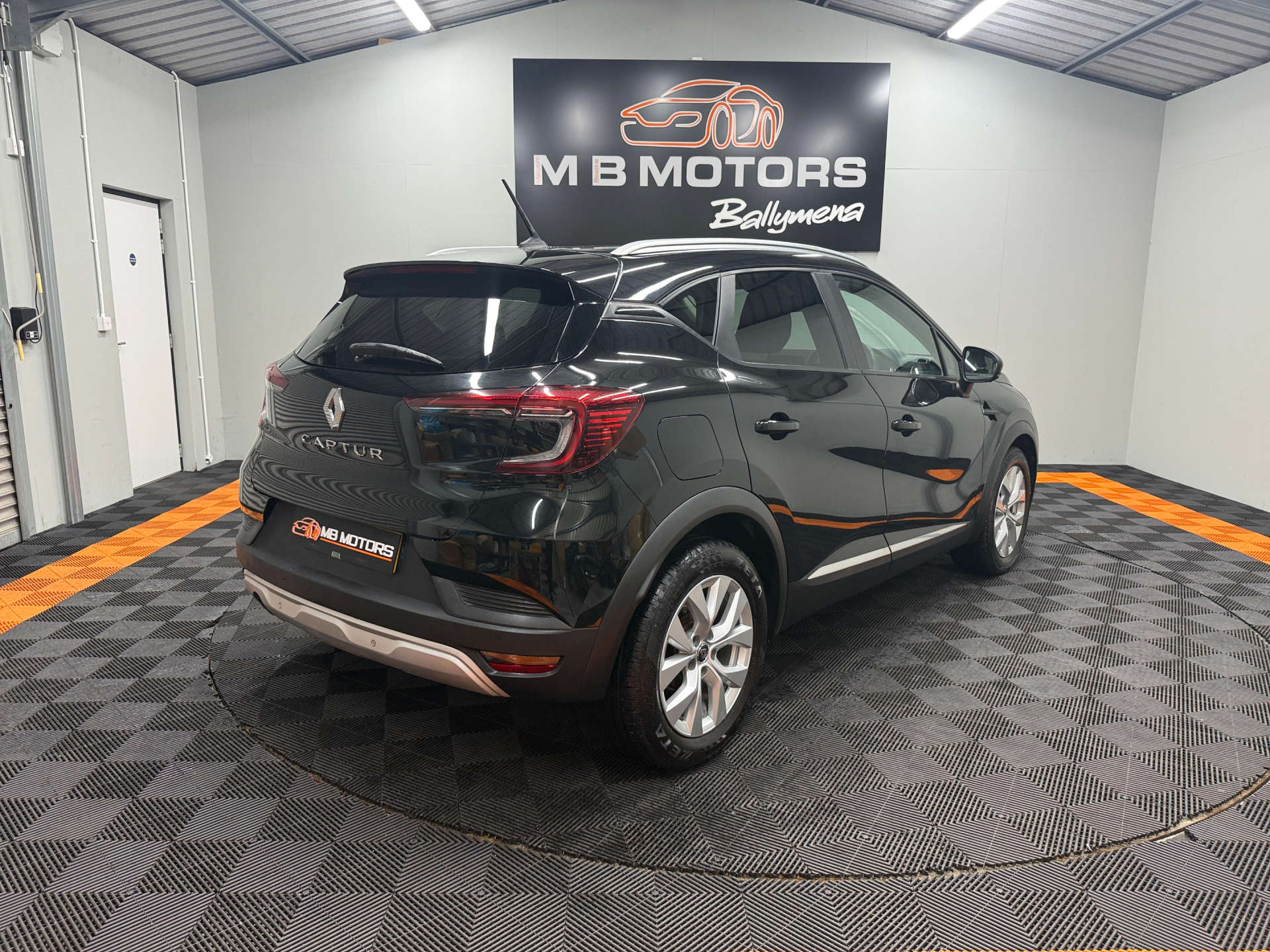 2020 RENAULT CAPTUR 1.5 Captur Iconic dCi 5dr - vehicle photo 9 for sale on PureCar