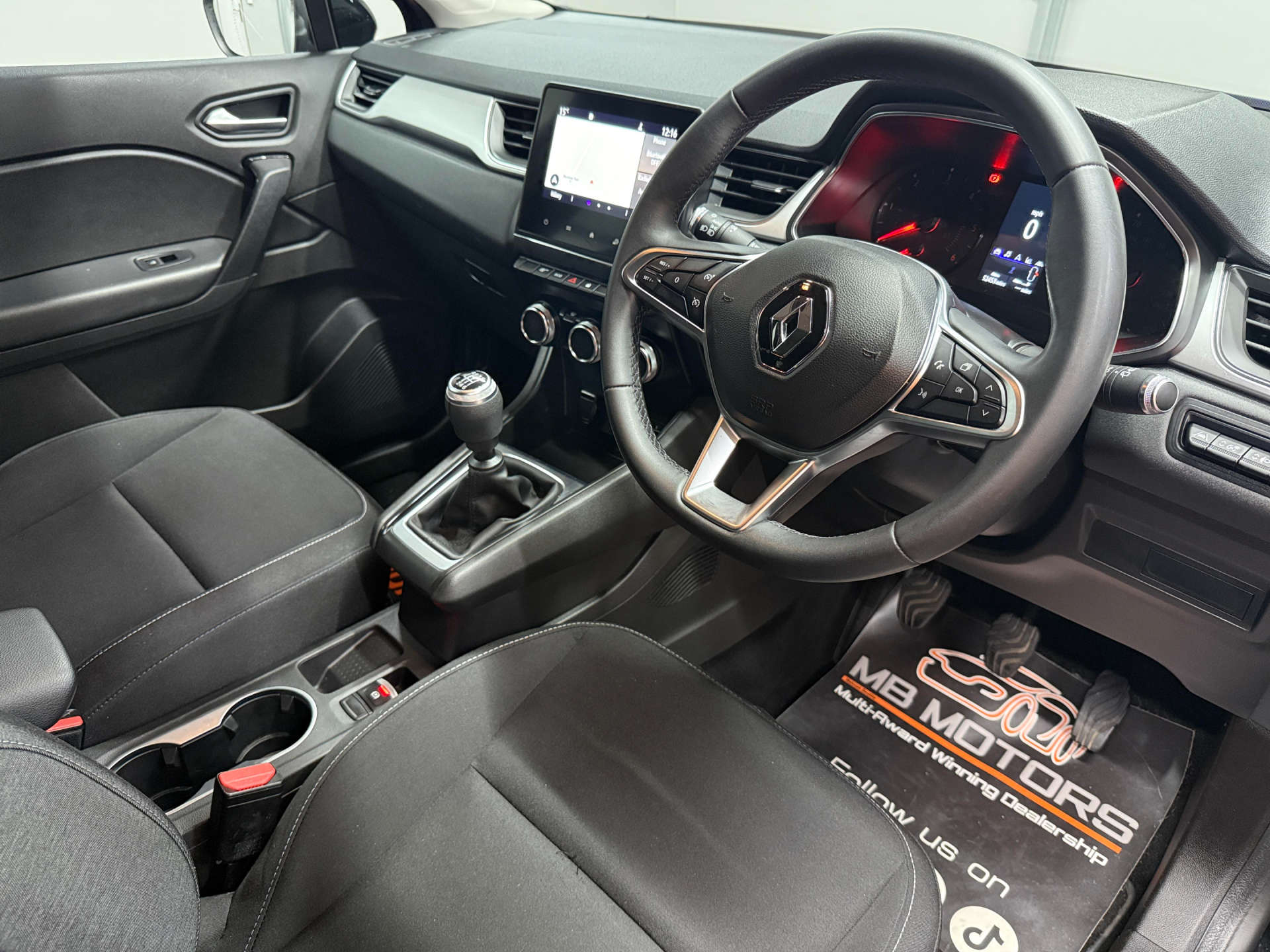 2020 RENAULT CAPTUR 1.5 Captur Iconic dCi 5dr - vehicle photo 17 for sale on PureCar