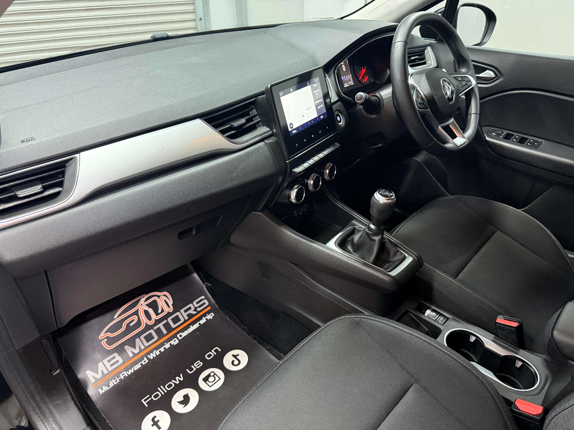 2020 RENAULT CAPTUR 1.5 Captur Iconic dCi 5dr - vehicle photo 27 for sale on PureCar