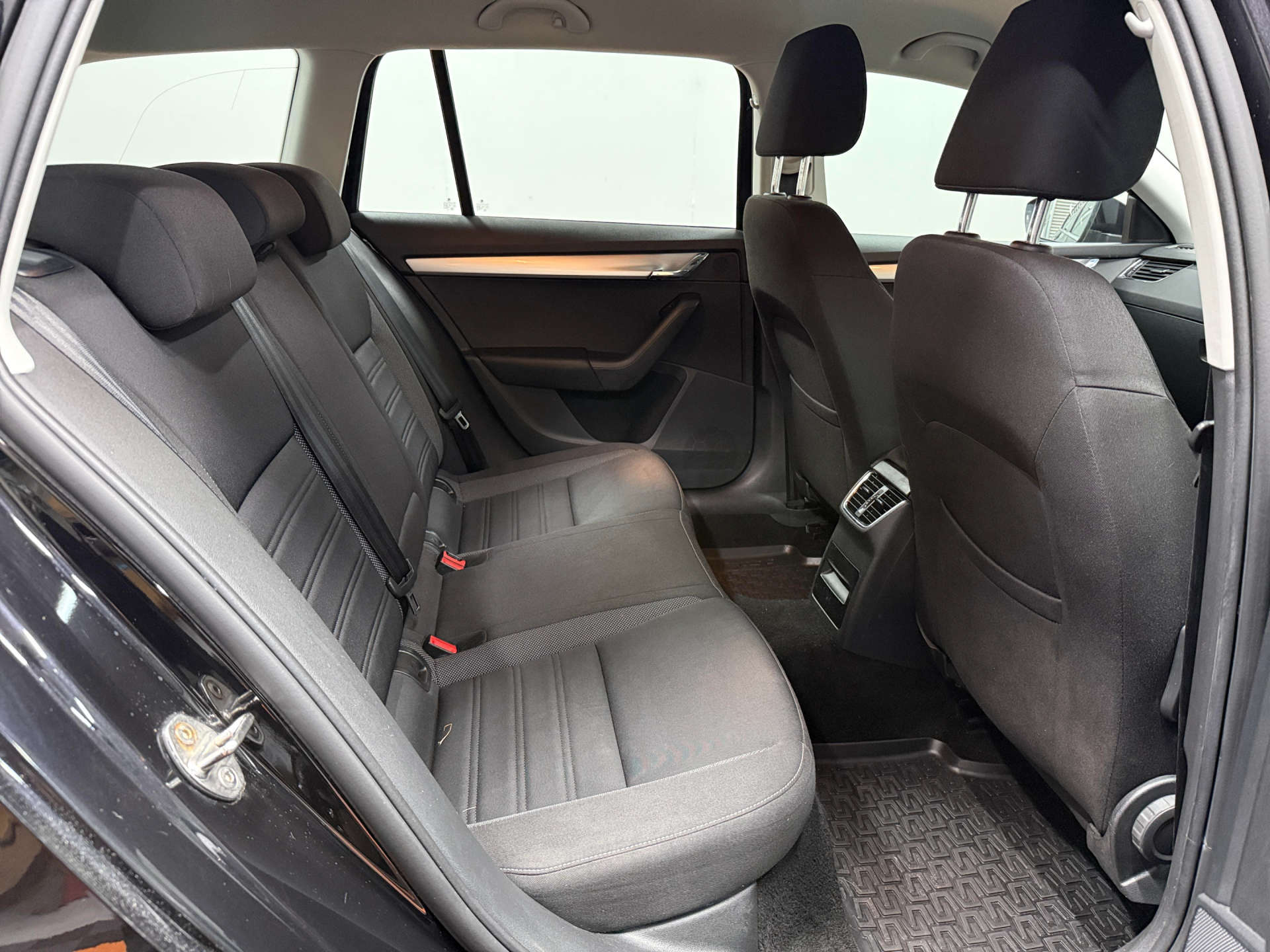 2019 SKODA OCTAVIA 1.6 Octavia SE Technology TDI 5dr - vehicle photo 32 for sale on PureCar