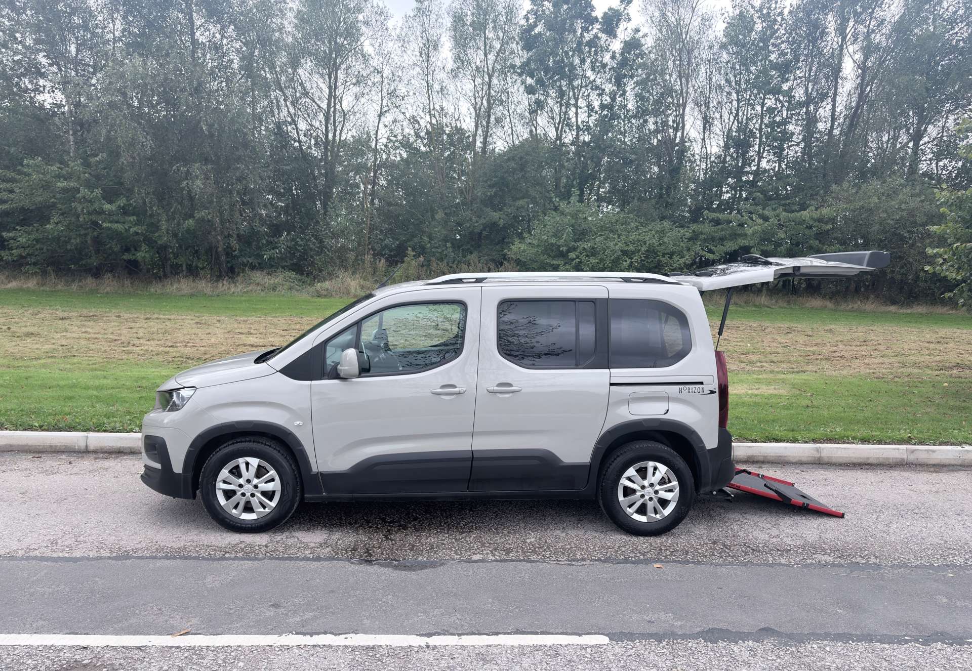 Brown (Beige) 2020 Peugeot Rifter Estate Front-wheel drive Automatic