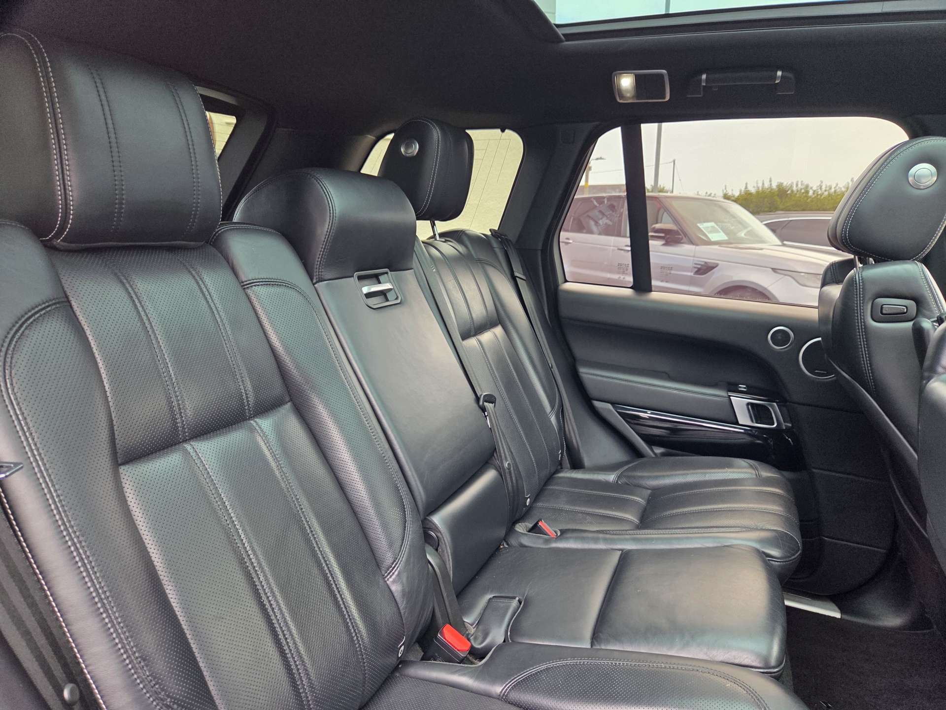 2015 Land Rover Range Rover 3.0 Range Rover Vogue SE TDV6 Auto 4WD 5dr - vehicle photo 7 for sale on PureCar