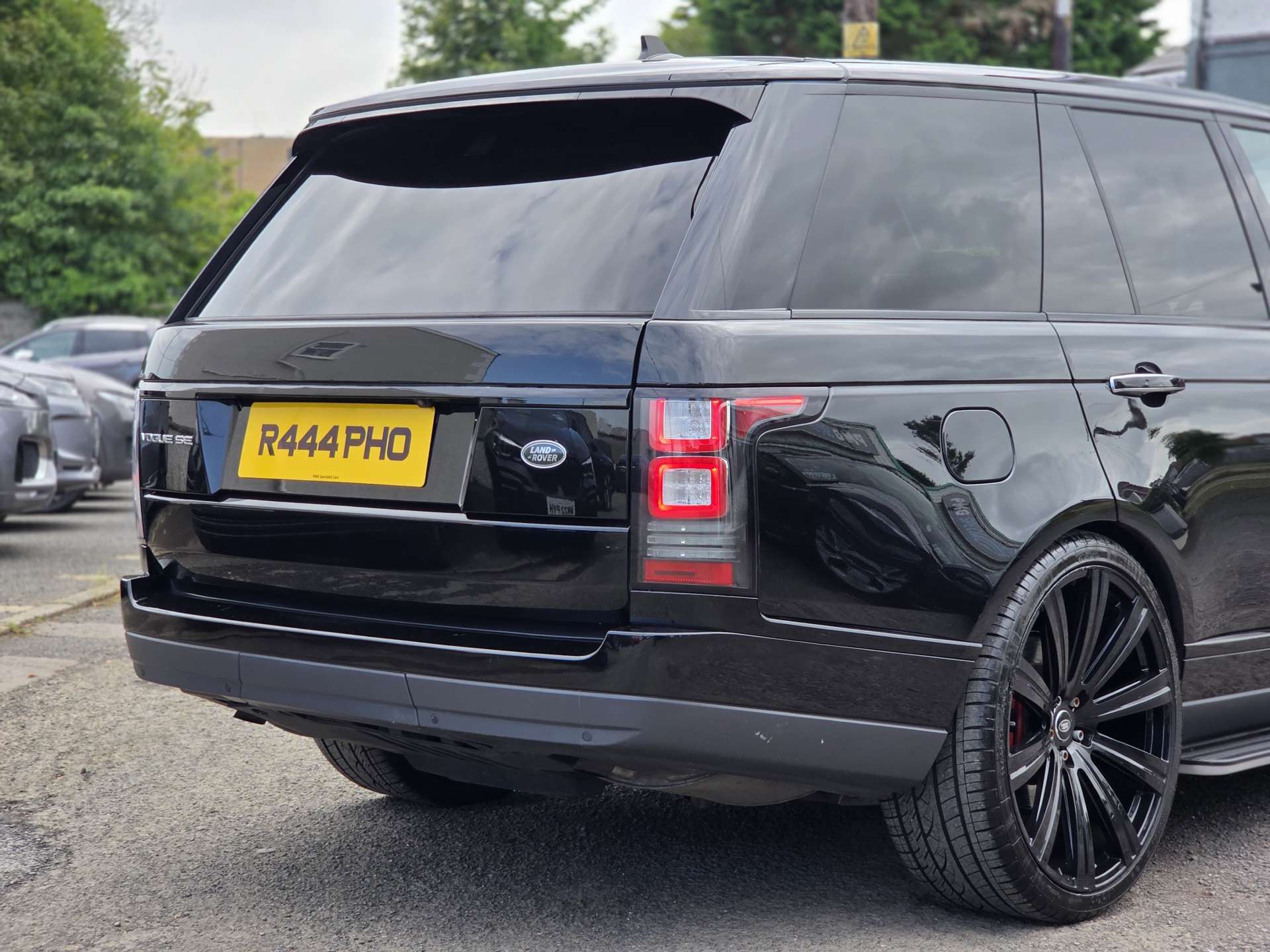 2015 Land Rover Range Rover 3.0 Range Rover Vogue SE TDV6 Auto 4WD 5dr - vehicle photo 19 for sale on PureCar