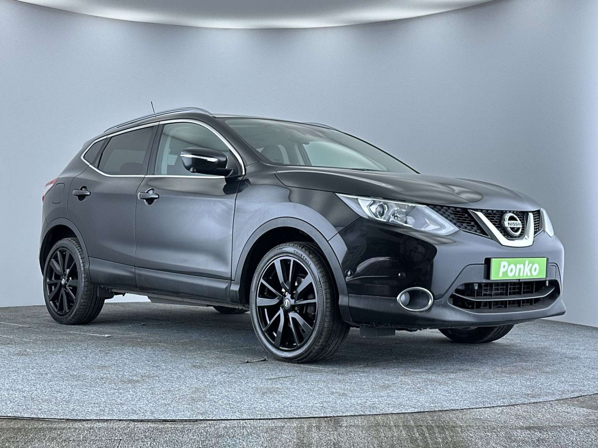 Black 2014 Nissan Qashqai 1.5dCi Tekna Hatchback Front-wheel drive Manual