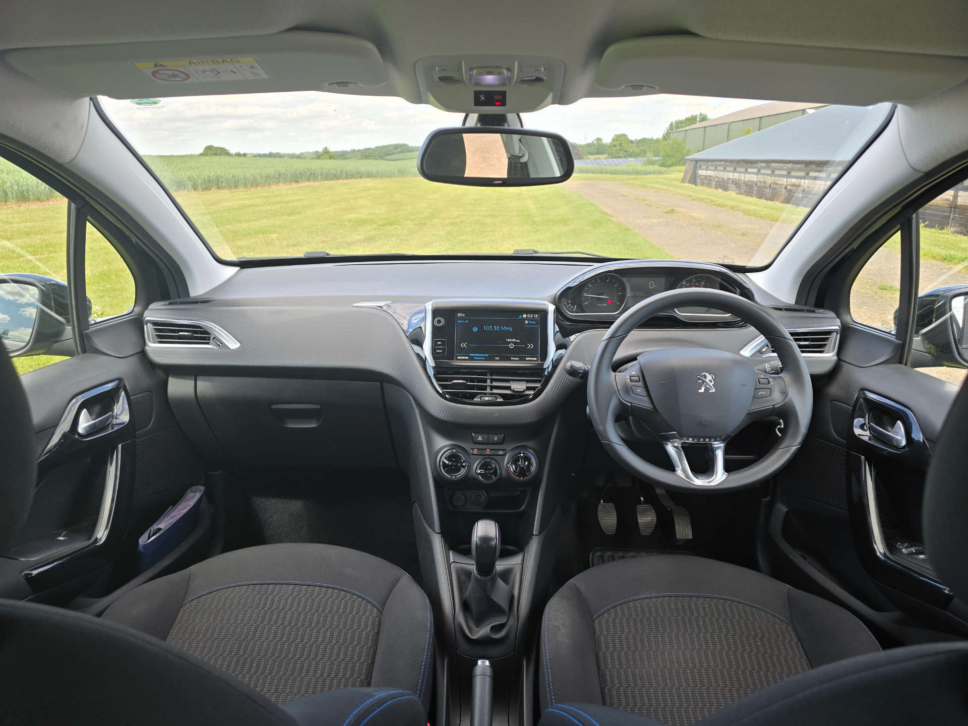 PEUGEOT 208 1.2 208 Signature S/S 5dr #9