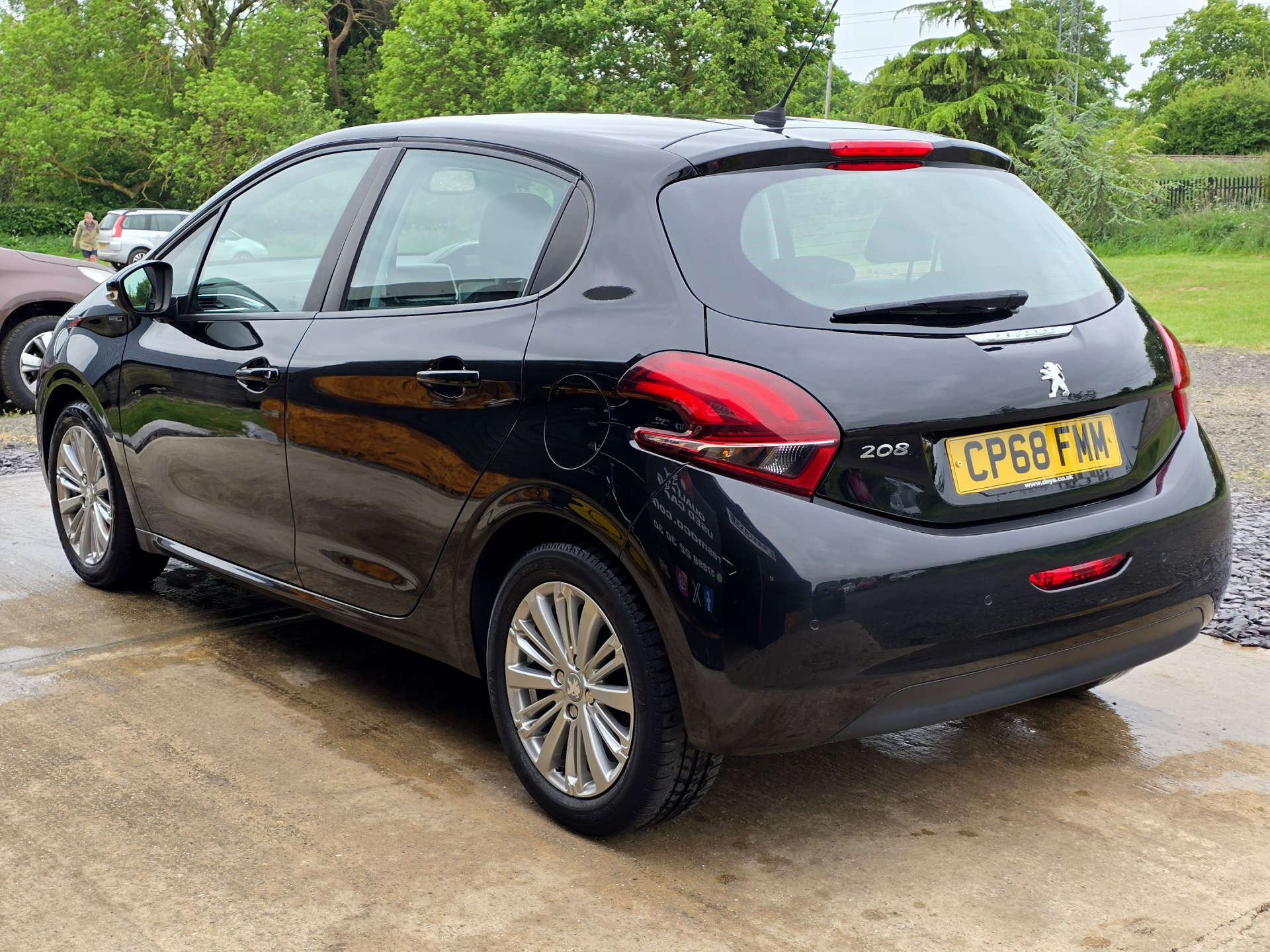 PEUGEOT 208 1.2 208 Signature S/S 5dr #4