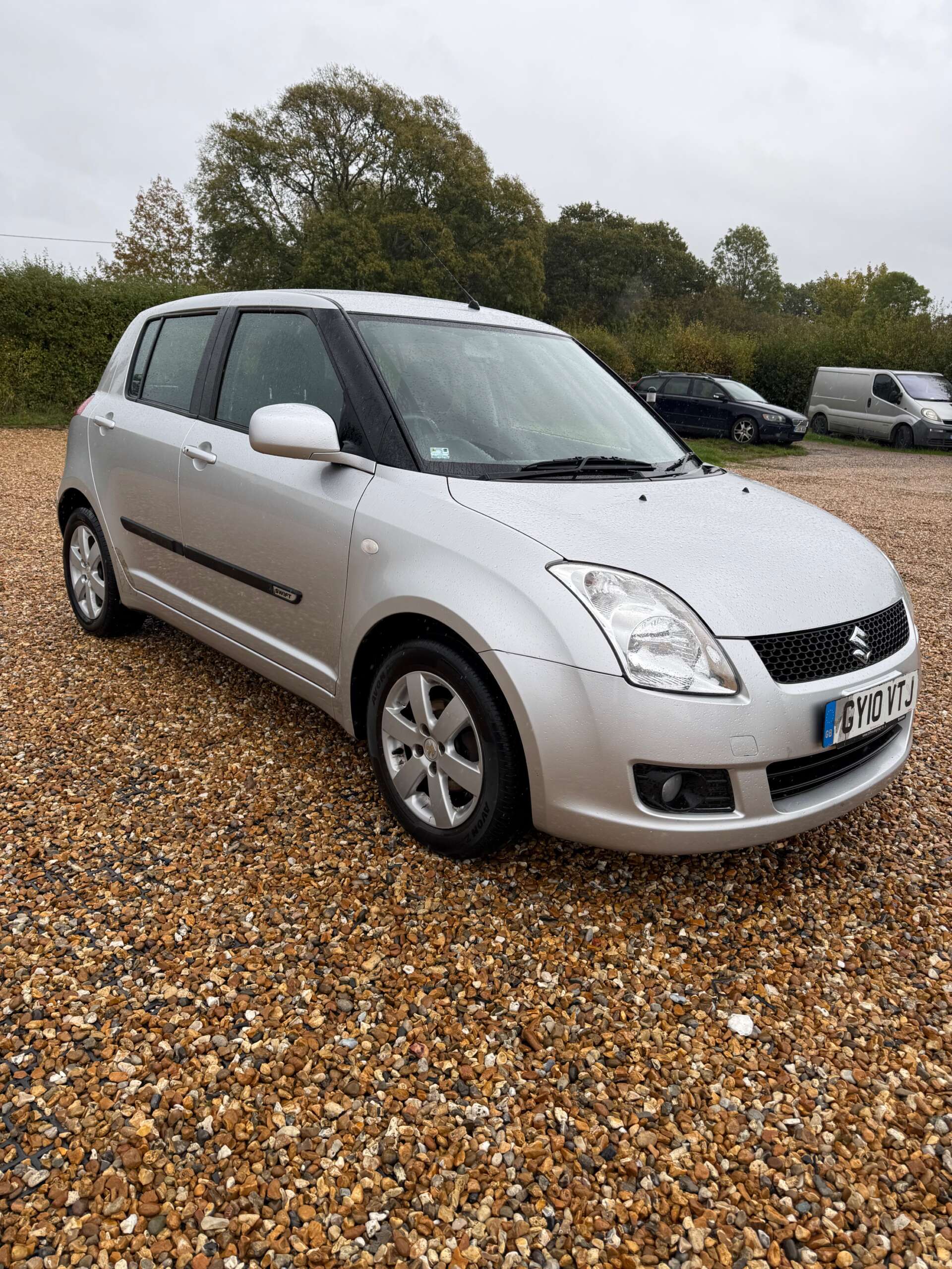 SUZUKI SWIFT