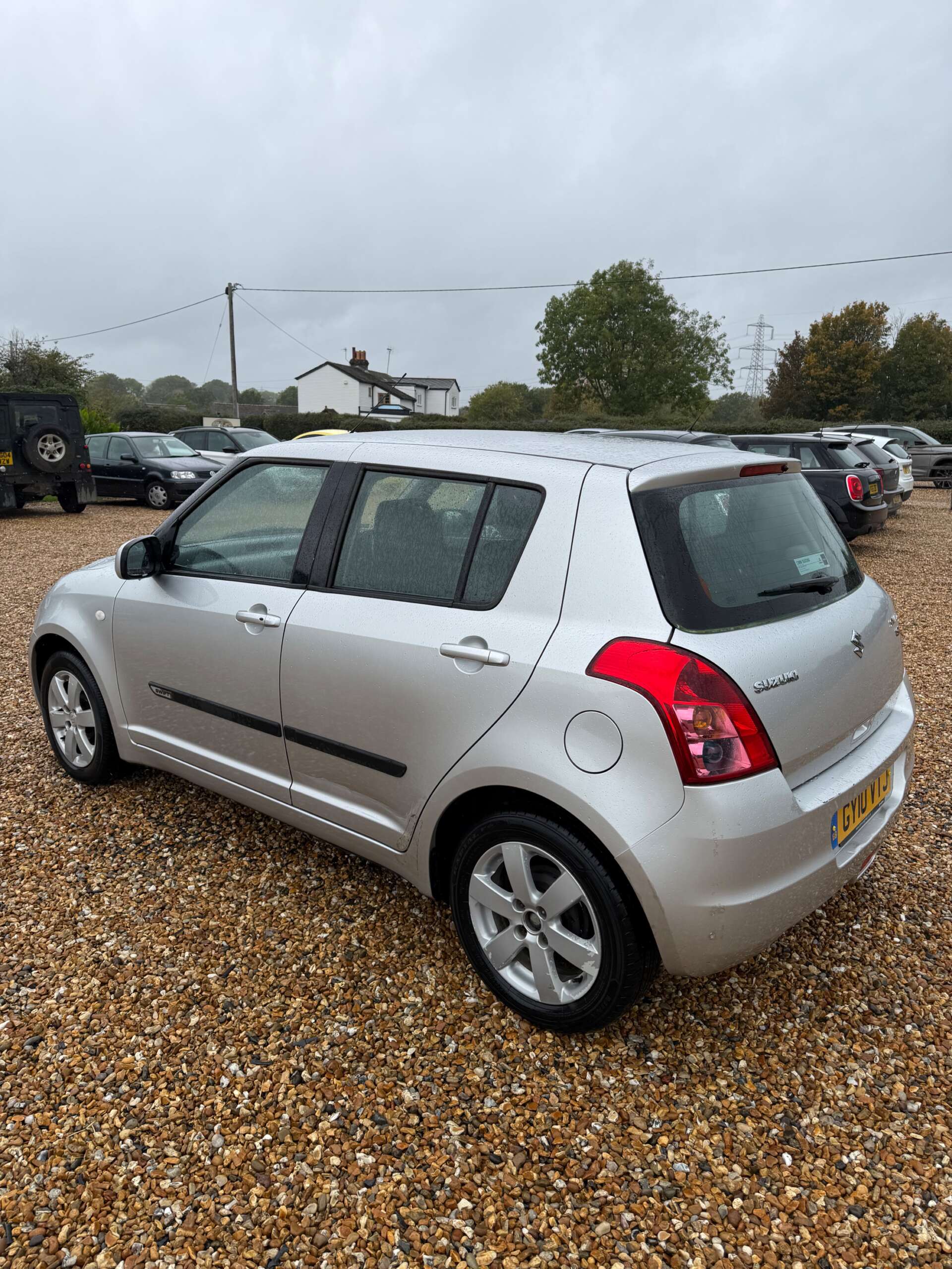 SUZUKI SWIFT